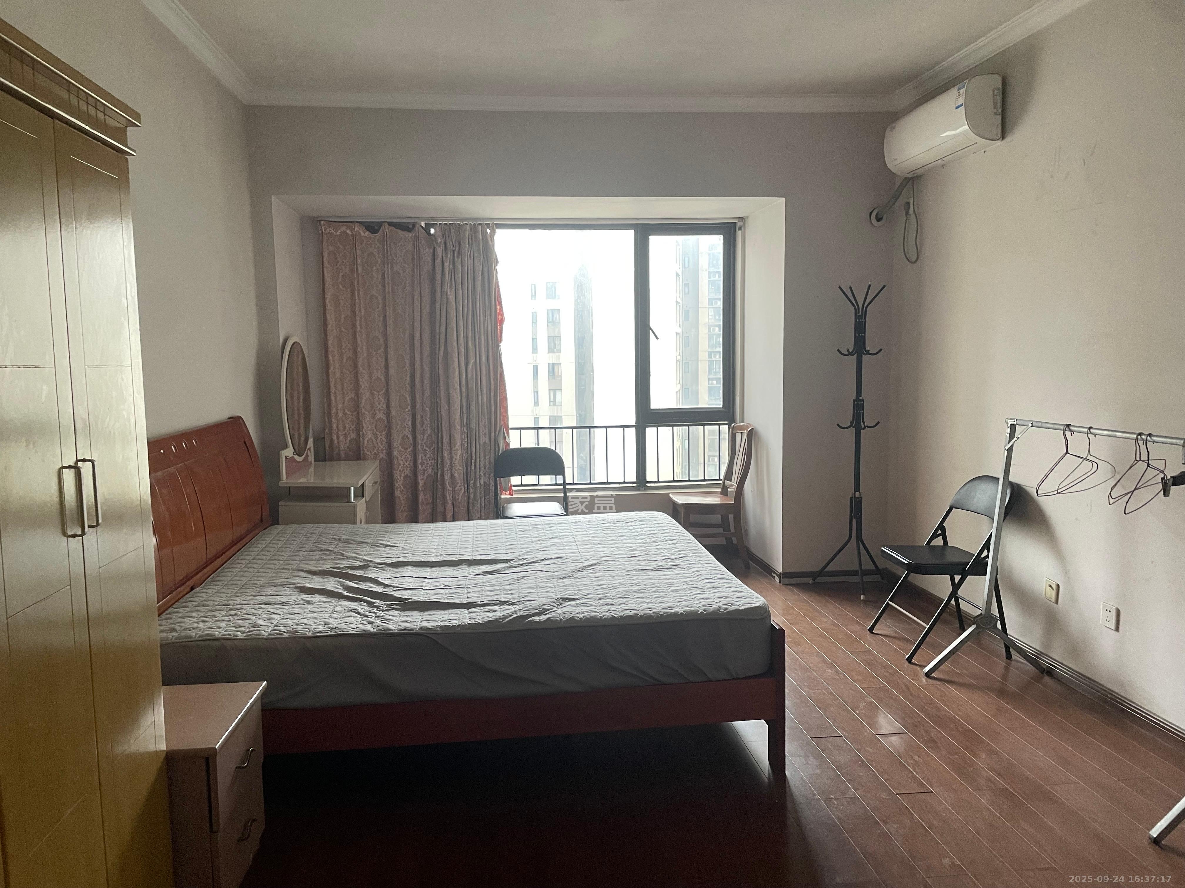 万科城市花园 3室2厅2卫 2000.0元/月 万科城市花园 3室2厅2卫 2000.0元/月室内图