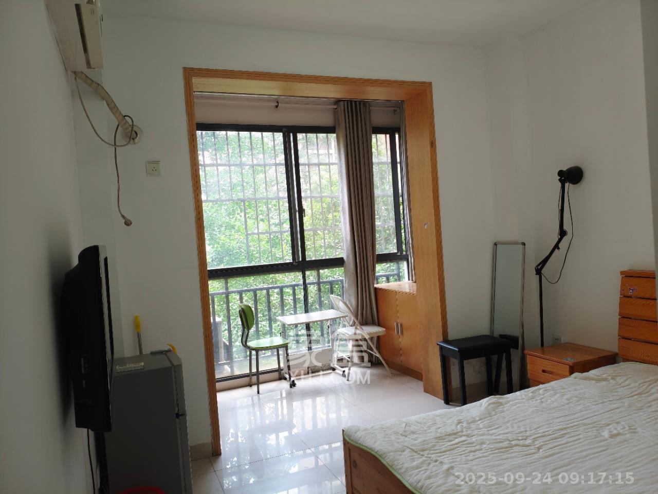 枫华府第 1室1厅1卫 850.0元/月 枫华府第 1室1厅1卫 850.0元/月室内图