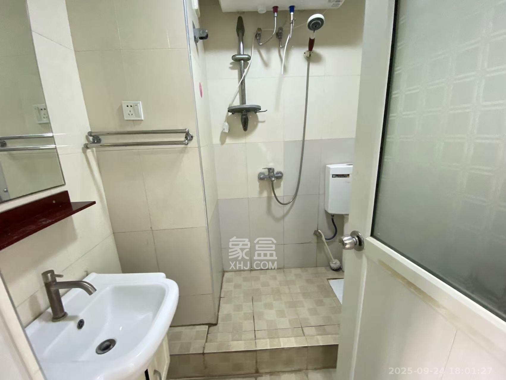 君庭金福苑  1室1厅1卫    1500.0元/月室内图