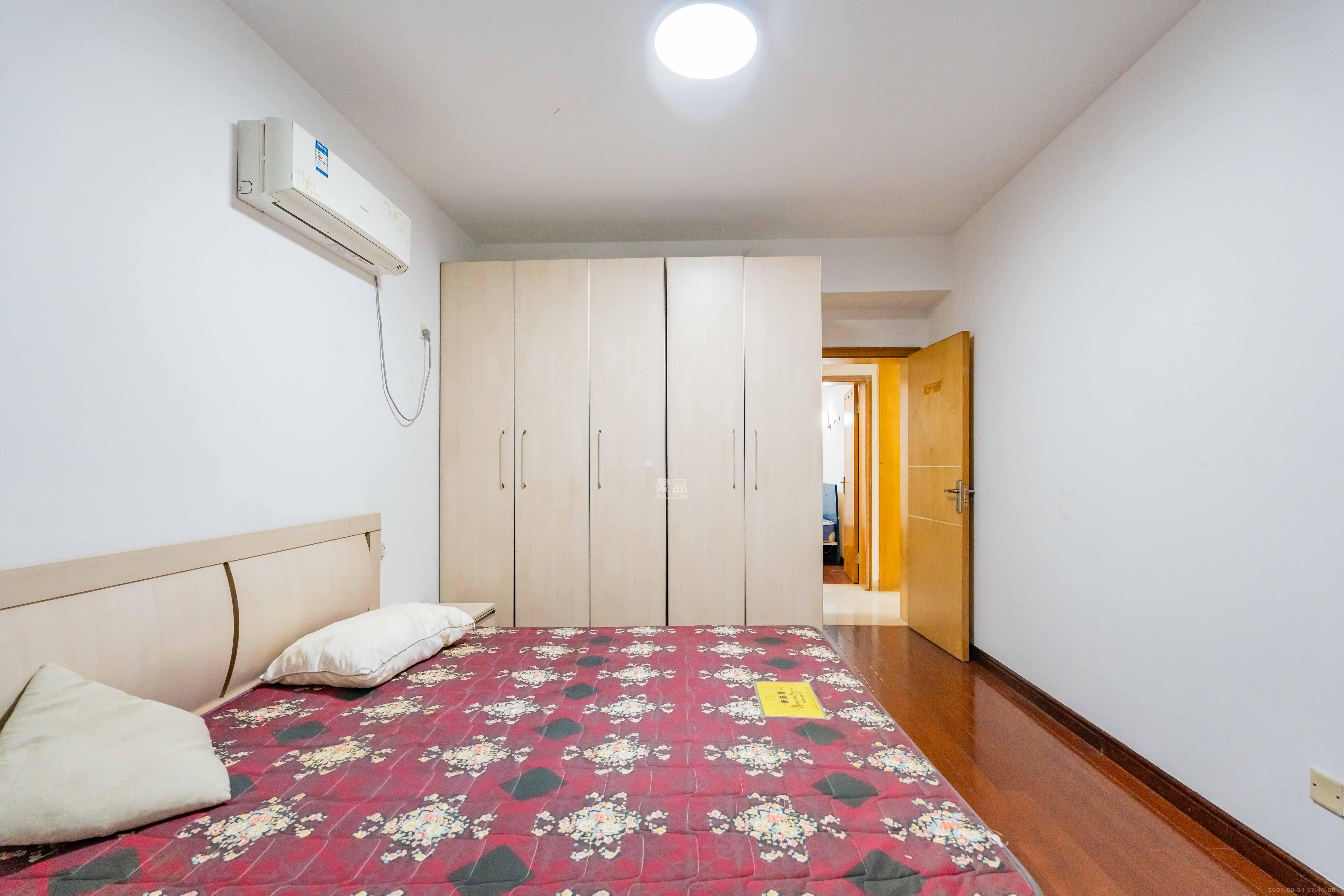 四季阳光花城 2室1厅1卫 3200.0元/月 四季阳光花城 2室1厅1卫 3200.0元/月室内图