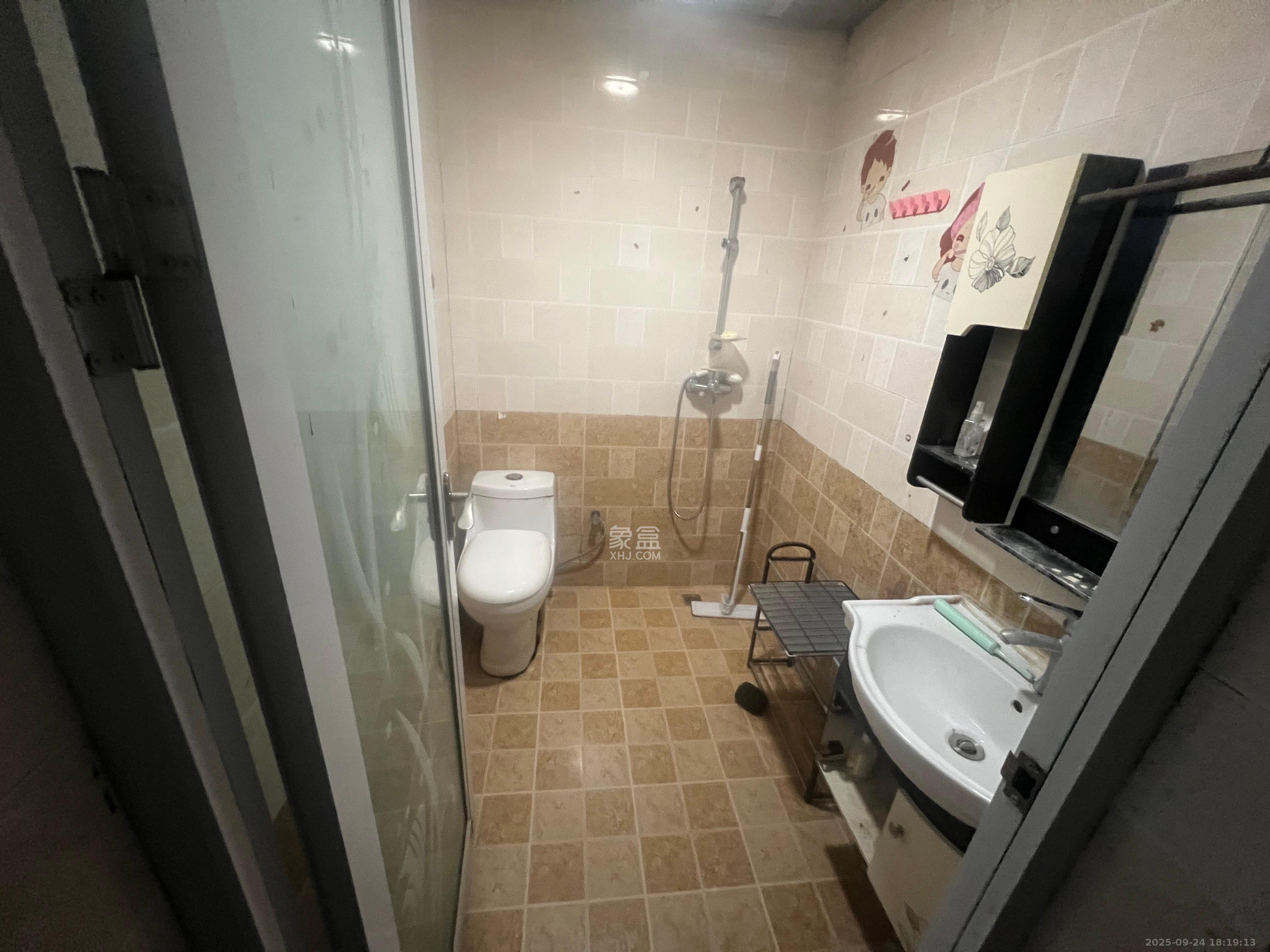 尊邸华庭  1室1厅1卫    1200.0元/月室内图