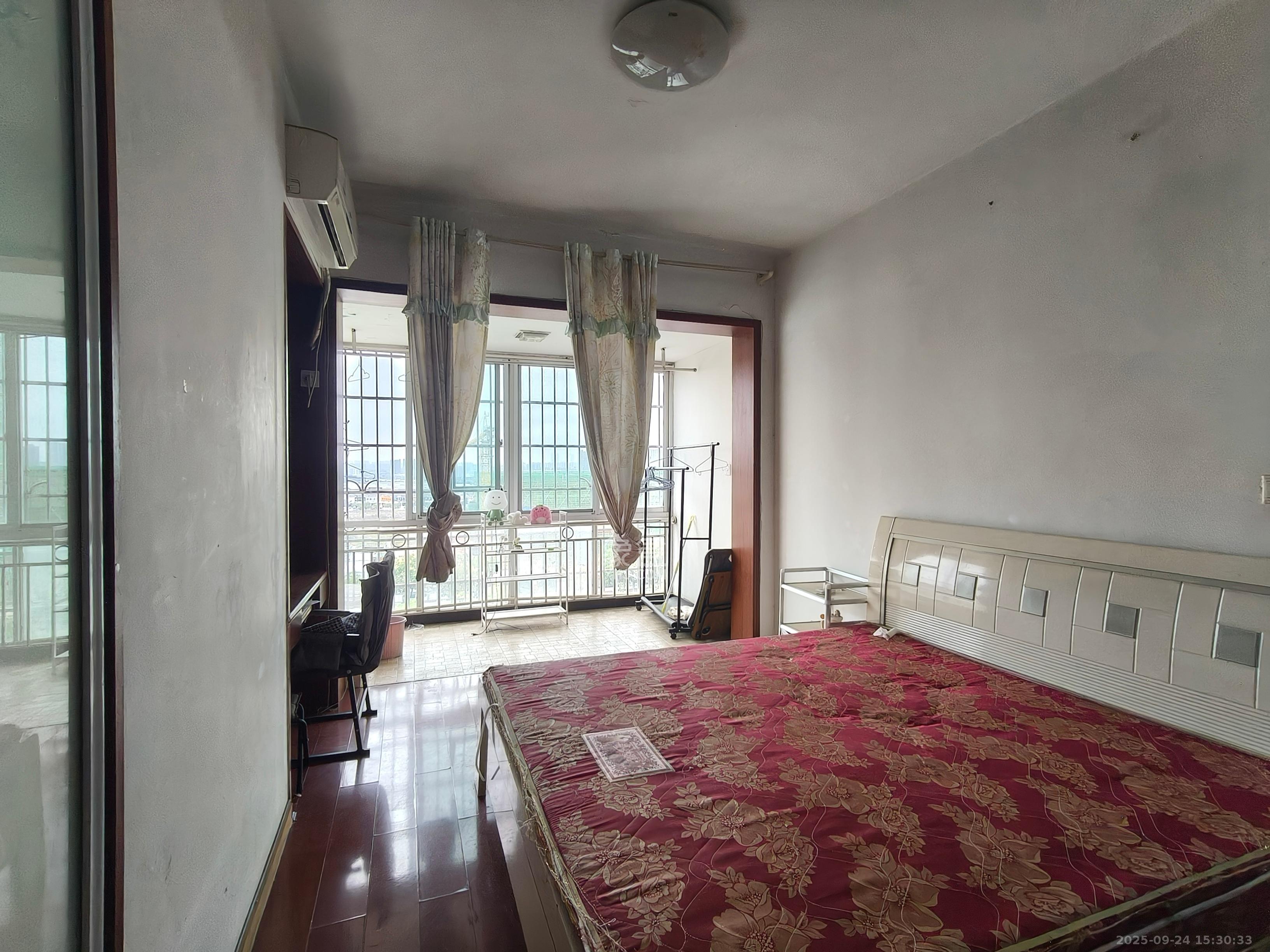 湘绣城  2室1厅1卫    1200.0元/月室内图