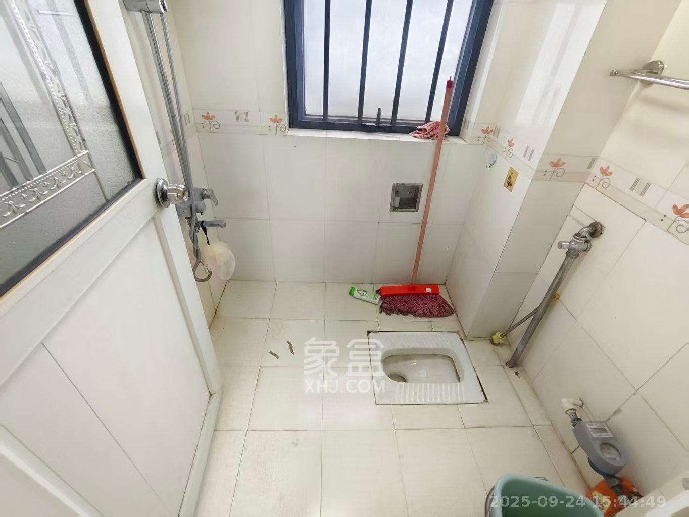 银港水晶城 2室2厅1卫 2000.0元/月 银港水晶城 2室2厅1卫 2000.0元/月室内图