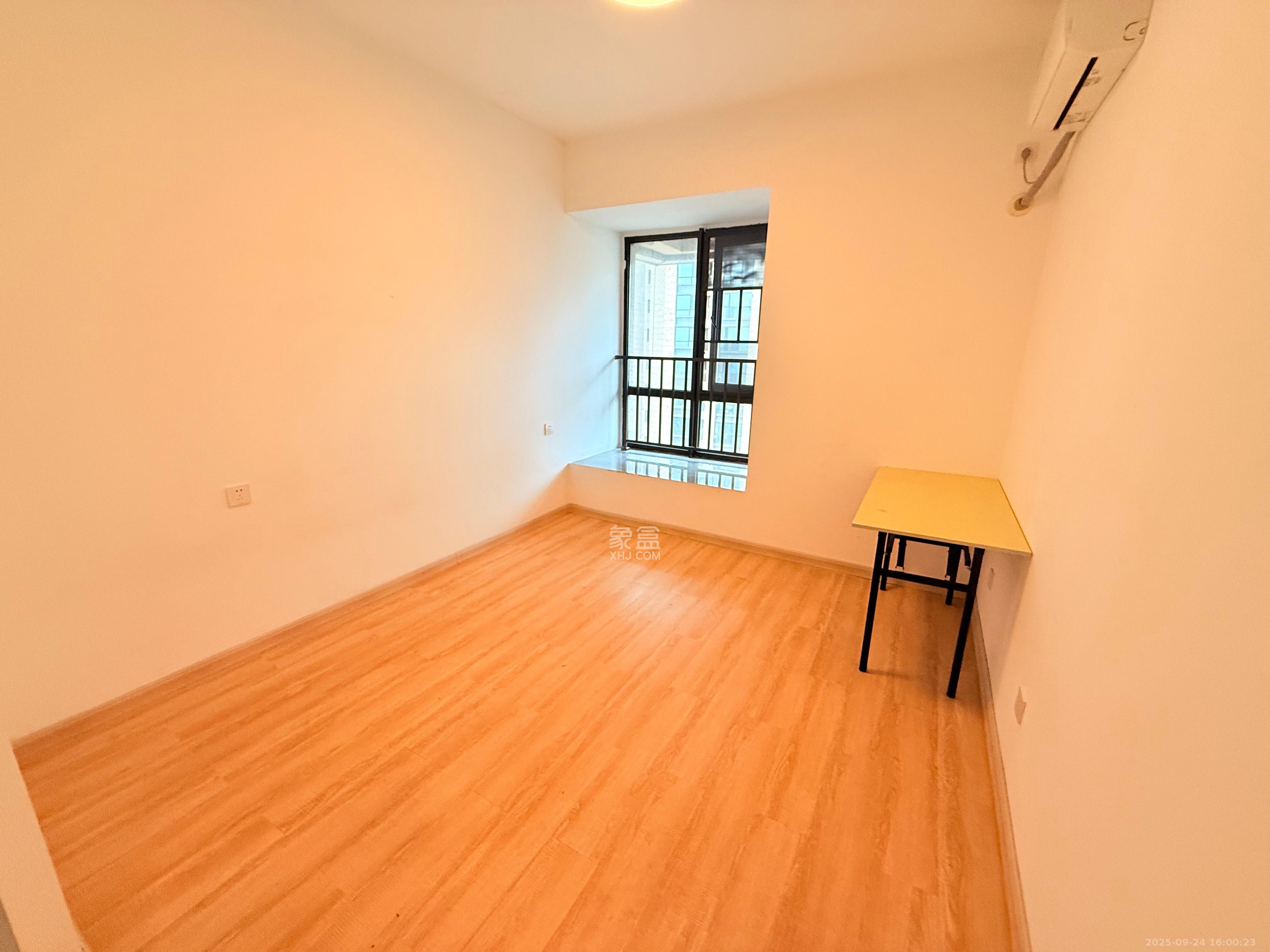 明昇壹城（明昇时代广场）二期  3室2厅2卫    2600.0元/月室内图