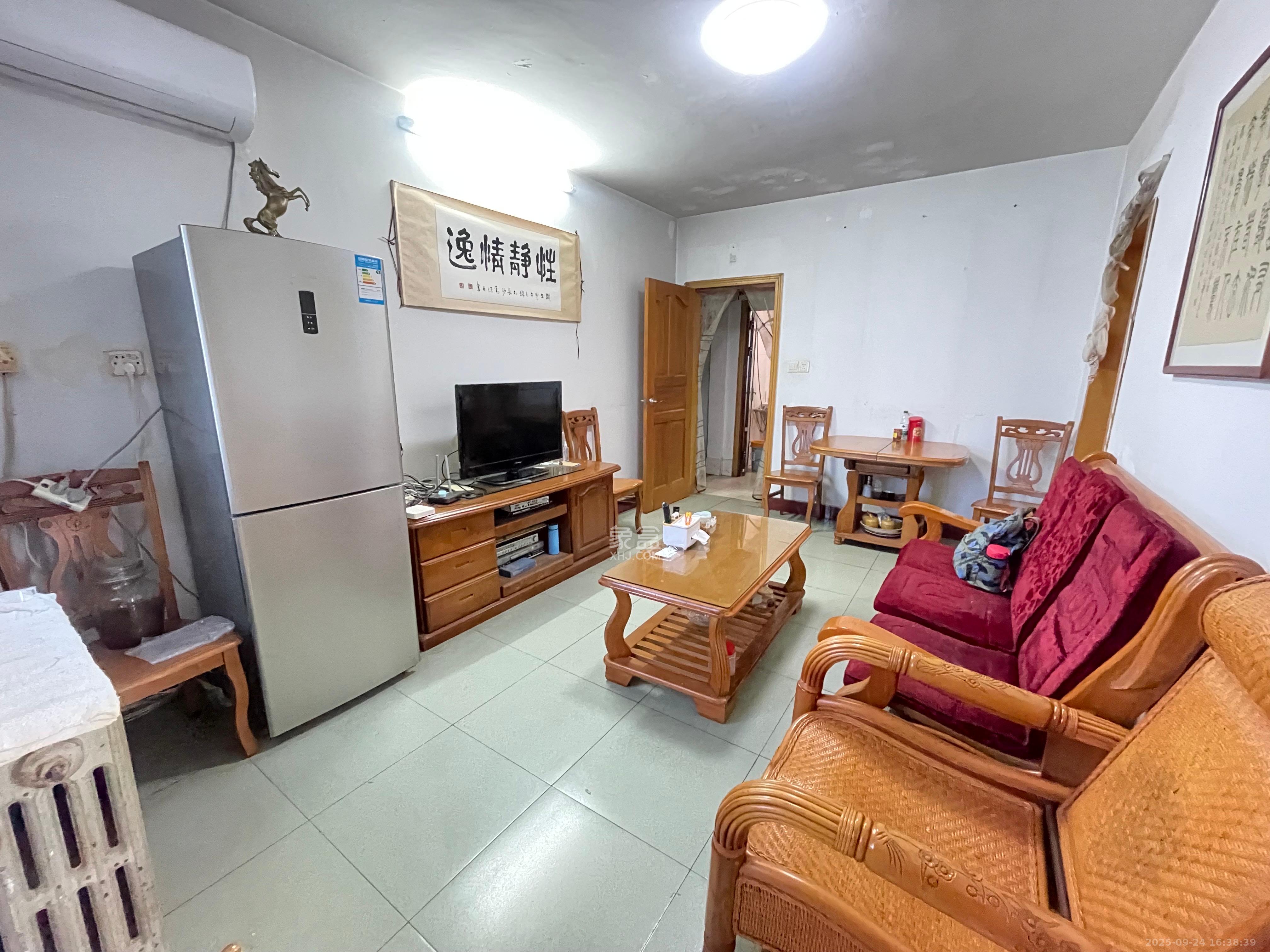 省政府机关梓园住宅区 3室1厅1卫 2400.0元/月 省政府机关梓园住宅区 3室1厅1卫 2400.0元/月室内图