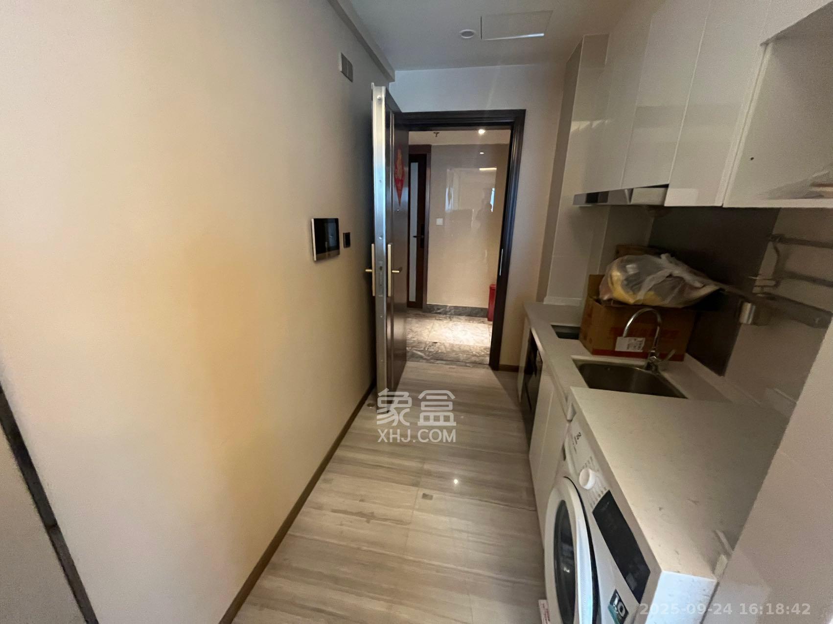 恒大誉府（融誉商业中心）  1室1厅1卫    2200.0元/月室内图