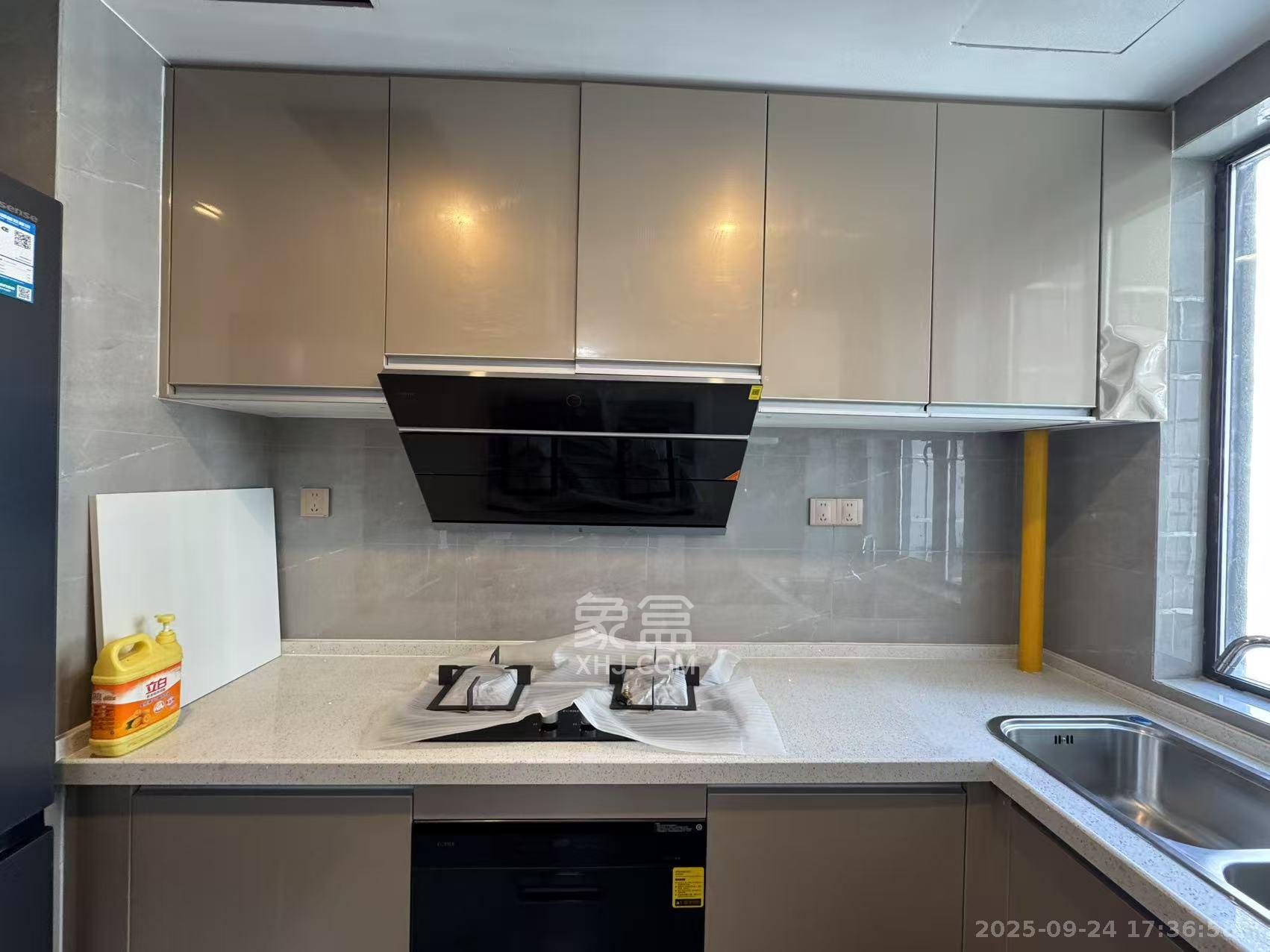 绿地长沙城际空间站(柏仕佳苑) 4室2厅2卫 3800.0元/月 绿地长沙城际空间站(柏仕佳苑) 4室2厅2卫 3800.0元/月室内图