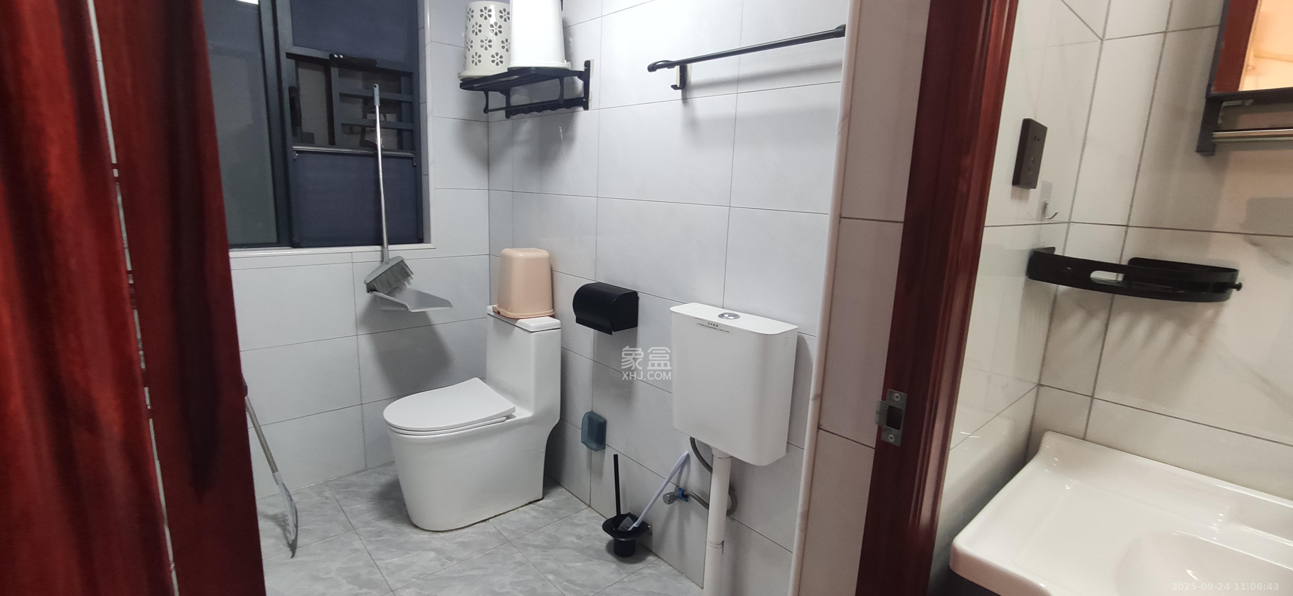 金南家园三期  2室1厅1卫    2300.0元/月室内图