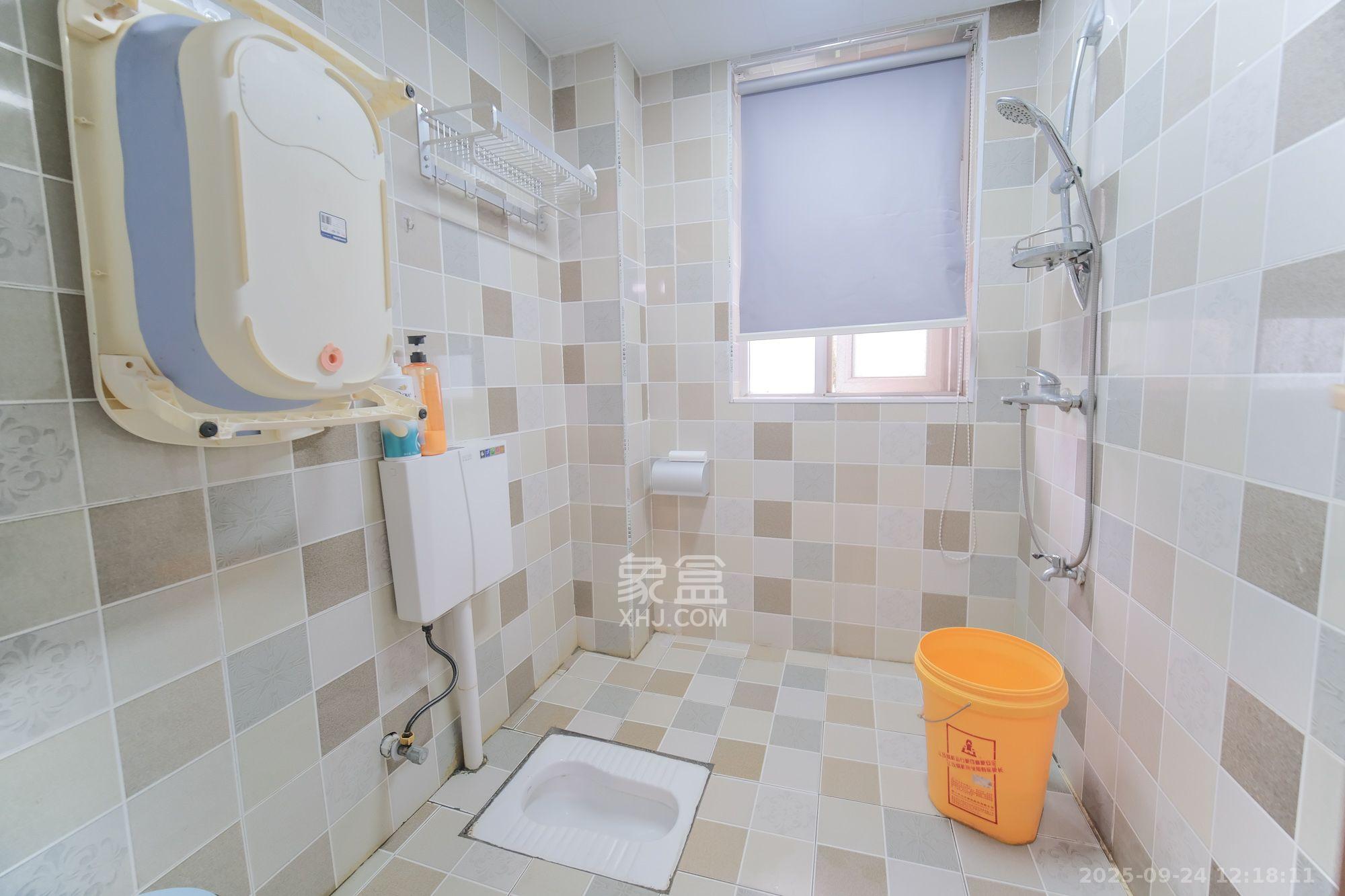 荣盛花语城 3室2厅1卫 3000.0元/月 荣盛花语城 3室2厅1卫 3000.0元/月室内图