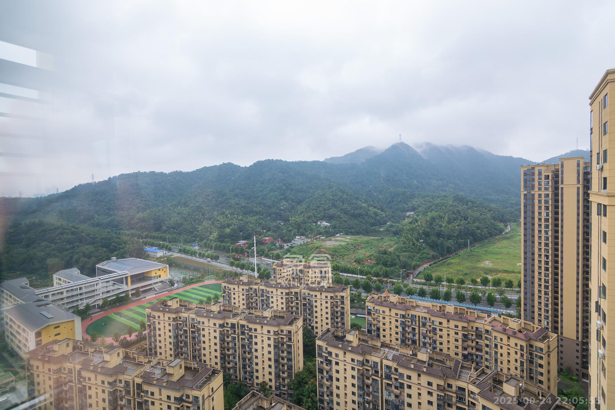澳海谷山府  4室2厅2卫    99.8万其他