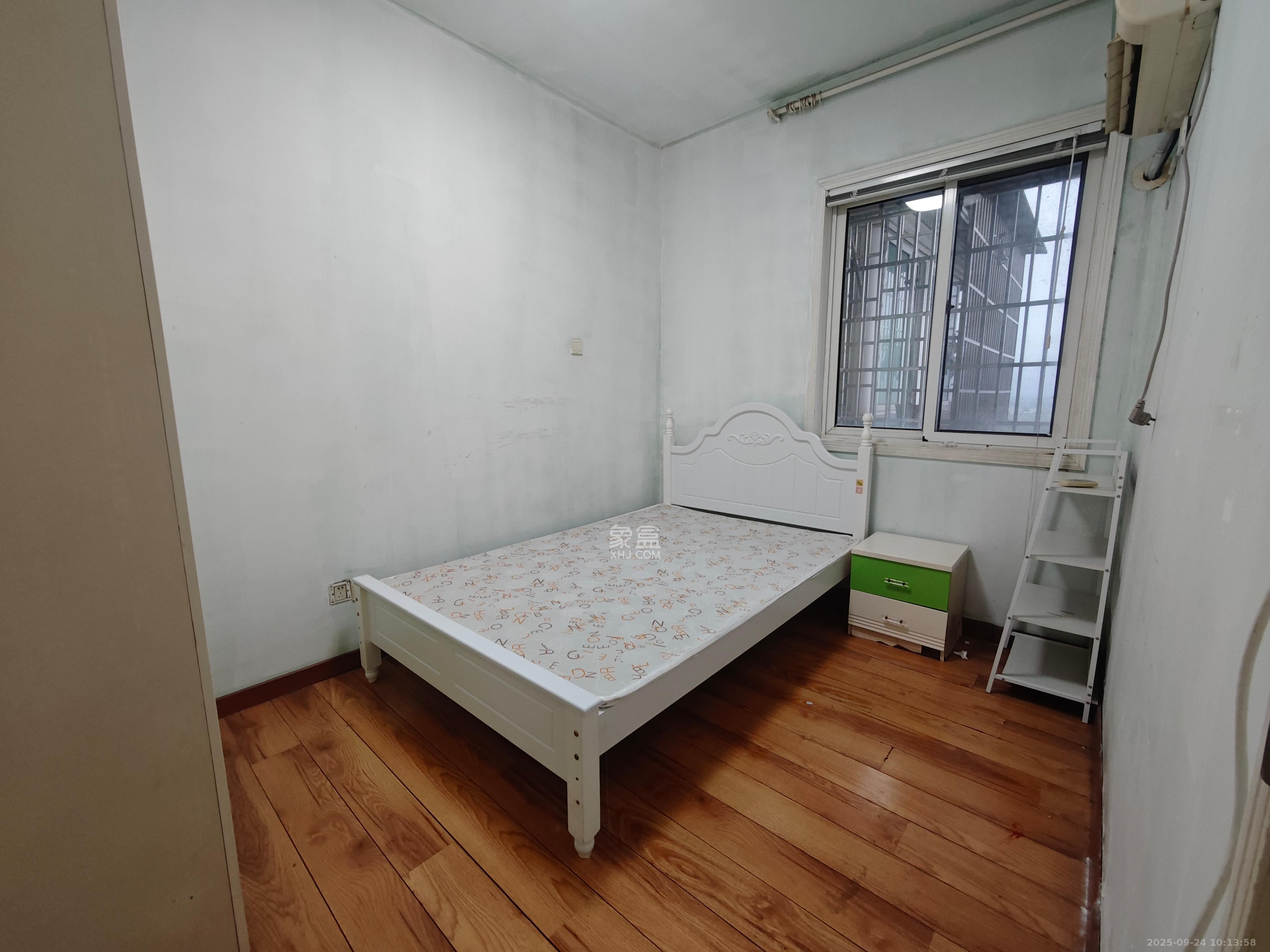 滨湖嘉园(湖滨小区) 2室1厅1卫 2600.0元/月 滨湖嘉园(湖滨小区) 2室1厅1卫 2600.0元/月室内图