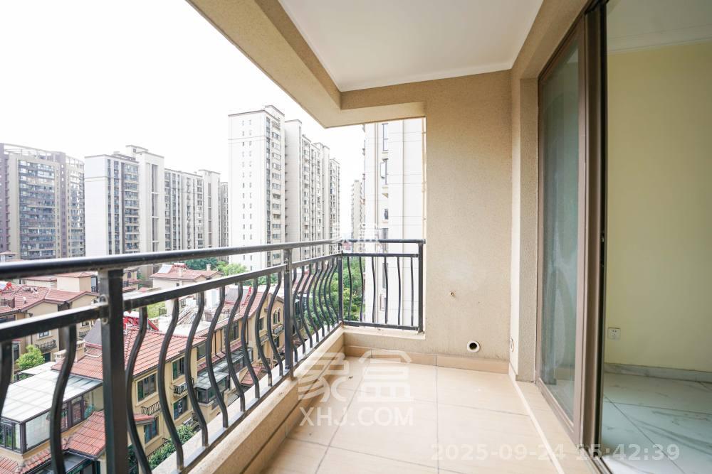 碧桂园公园壹号(凯怡茗苑) 3室2厅1卫 1400.0元/月 碧桂园公园壹号(凯怡茗苑) 3室2厅1卫 1400.0元/月室内图