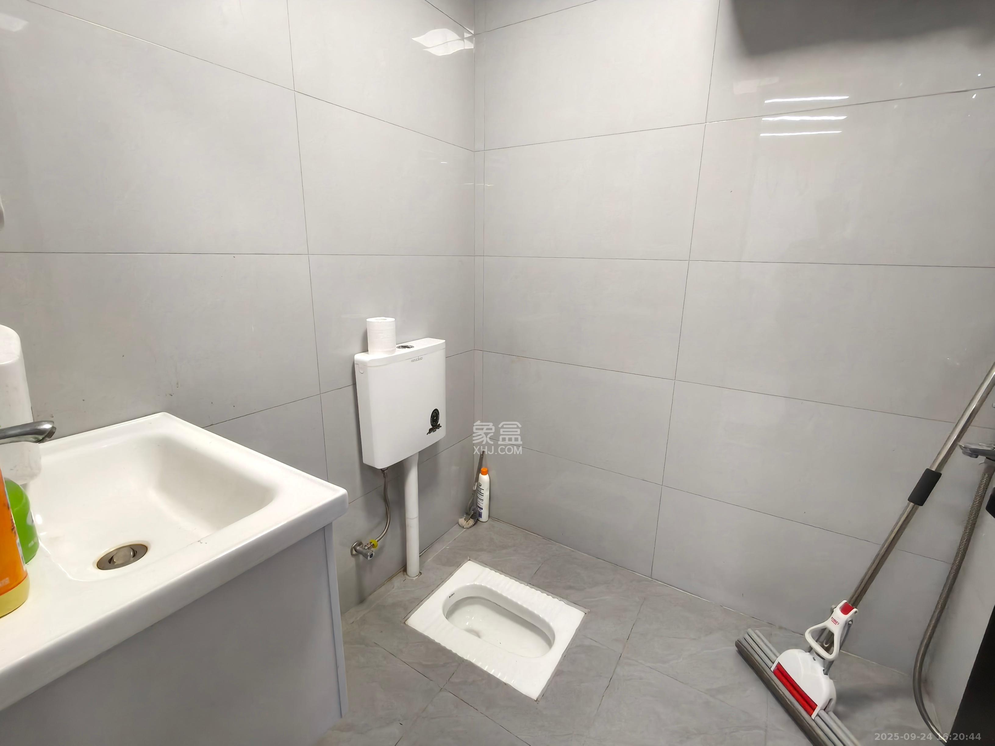 海伦春天   391.0㎡      9000.0元/月室内图