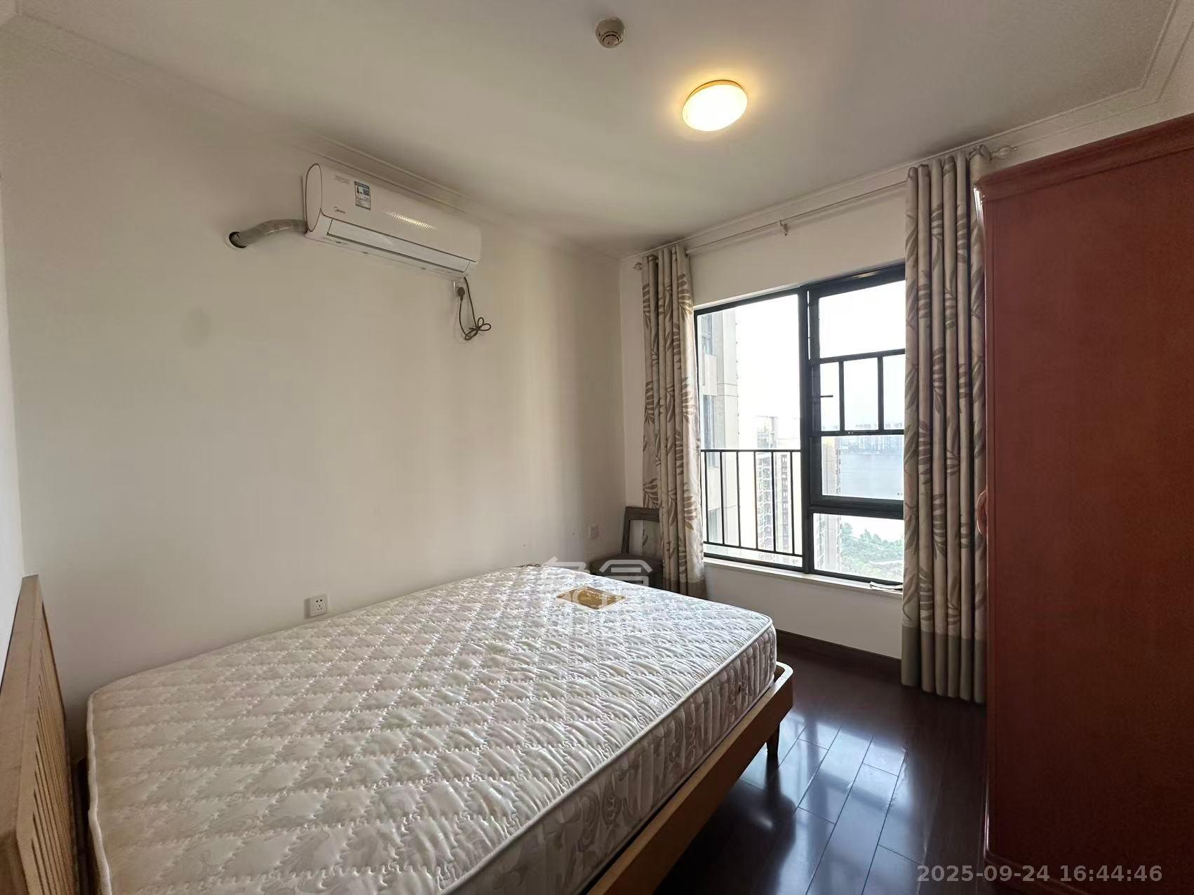 万科里金域国际  3室2厅2卫    4000.0元/月室内图