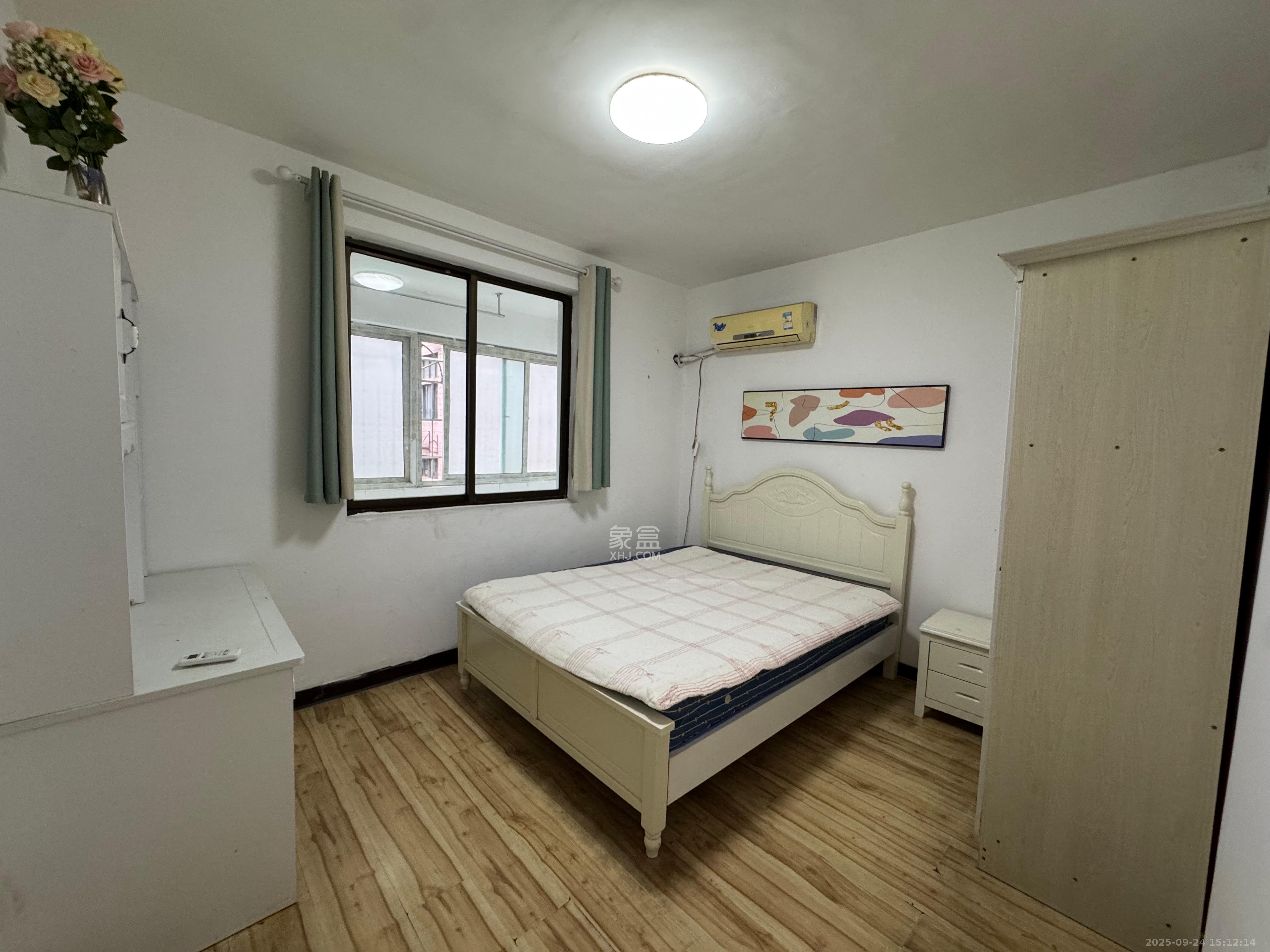 新富城  3室1厅1卫    3600.0元/月室内图