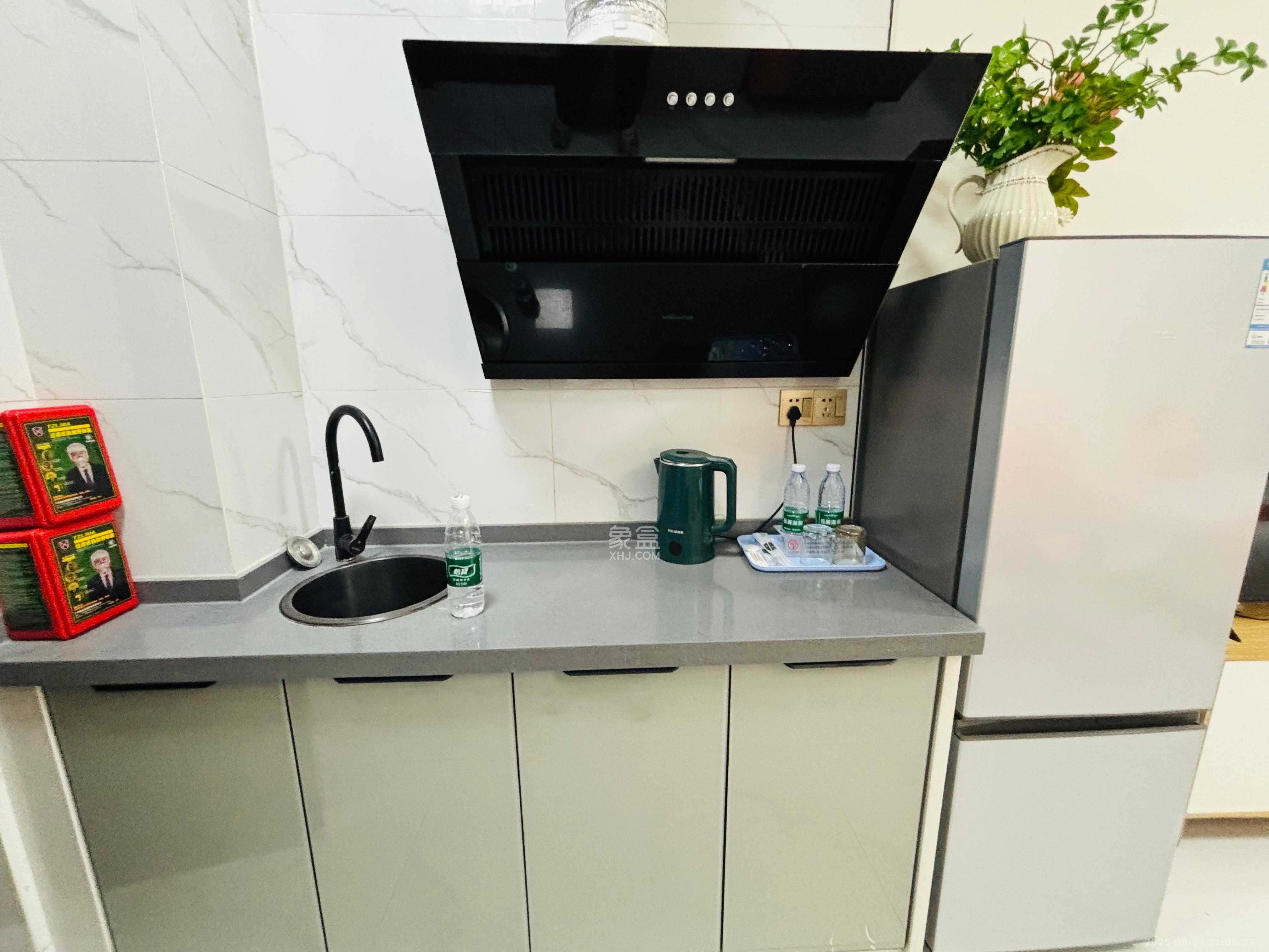 梅溪湖金茂湾  1室1厅1卫    1600.0元/月室内图