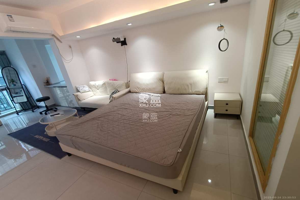 嘉盛国际广场 1室1厅0卫 2200.00元/月 嘉盛国际广场 1室1厅0卫 2200.00元/月室内图