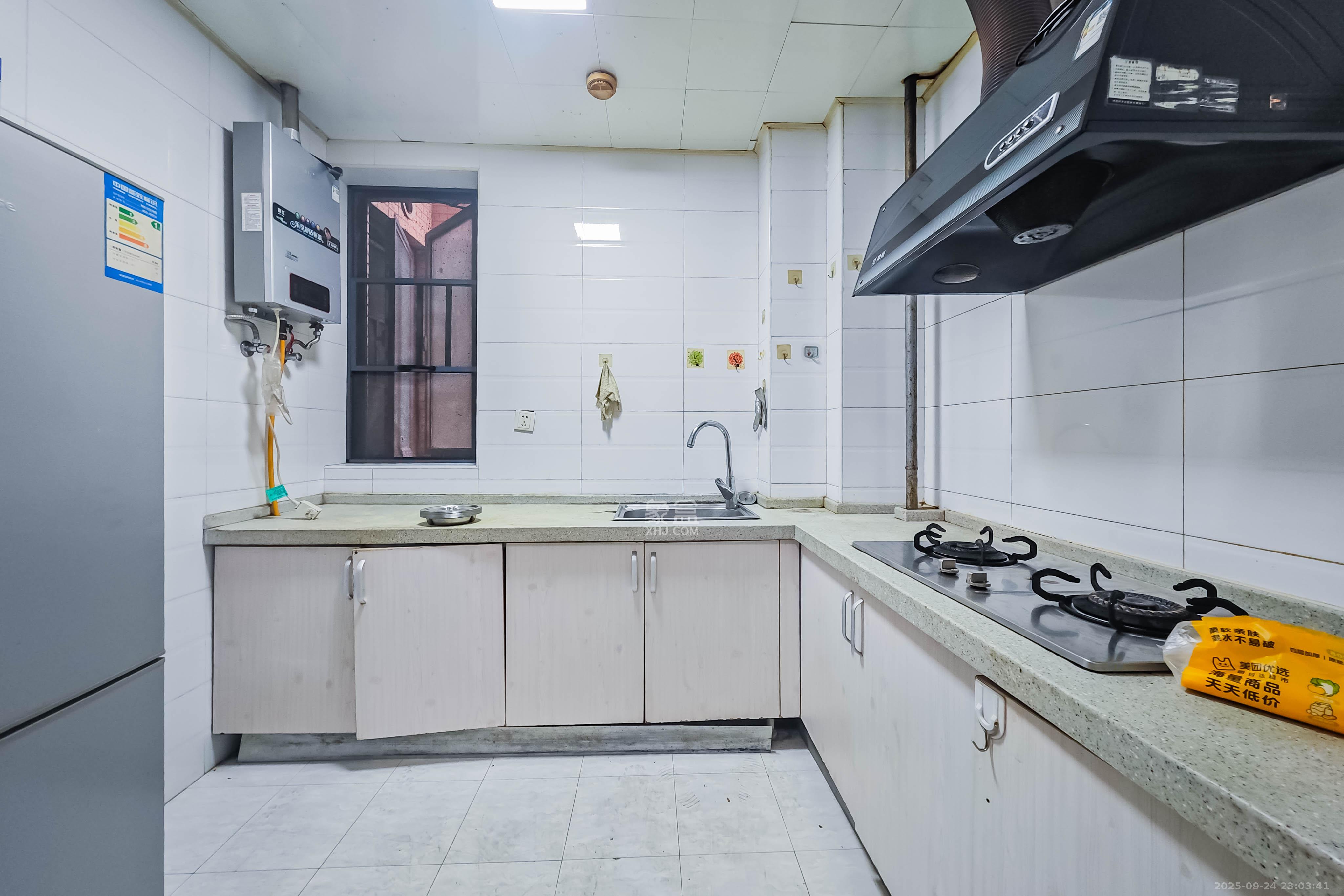 中城丽景香山园 3室2厅2卫 89.0万 中城丽景香山园 3室2厅2卫 89.0万厨房