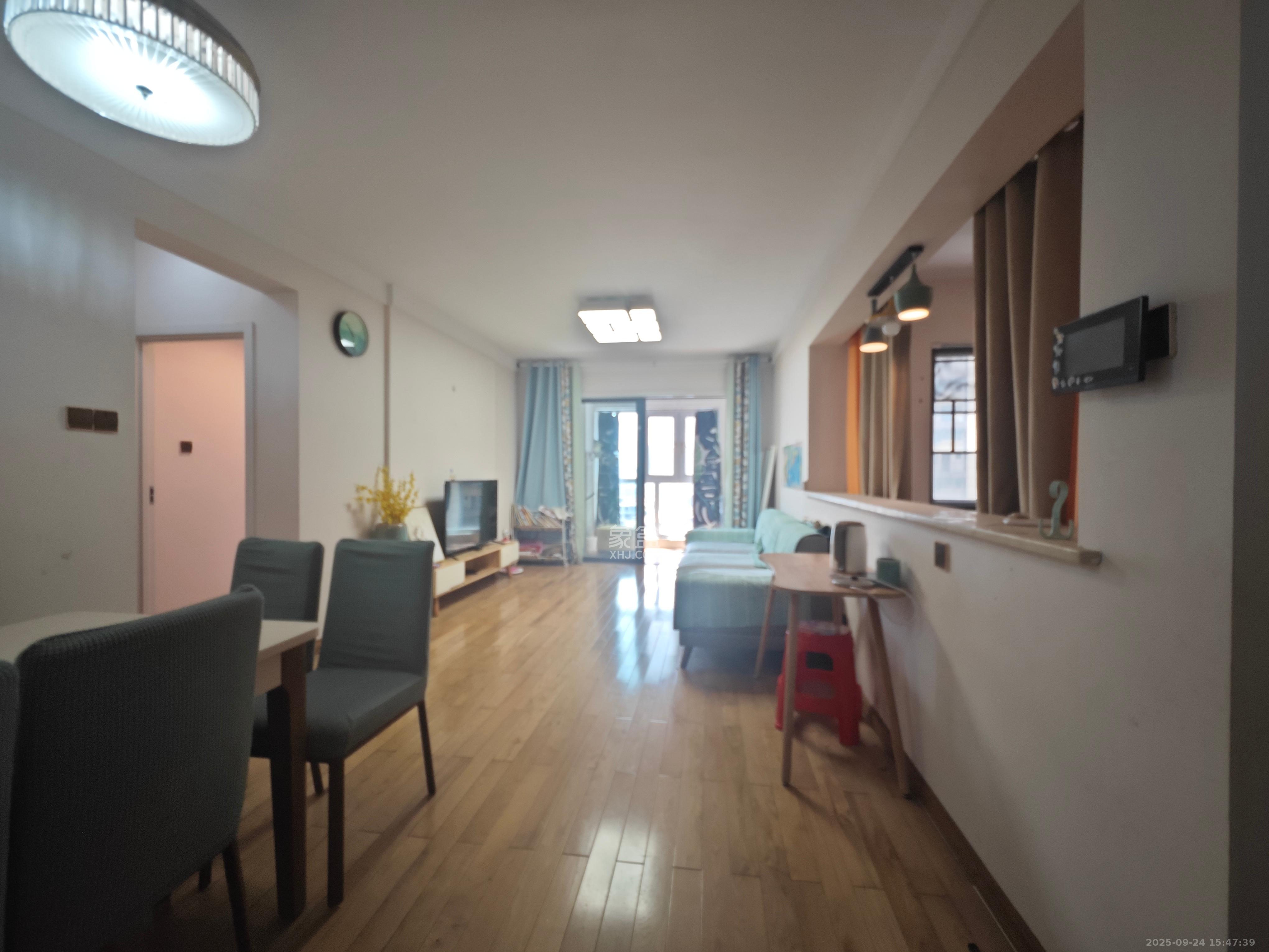 保利城(中航城国际社区、郡原美村) 3室2厅1卫 2200.0元/月 保利城(中航城国际社区、郡原美村) 3室2厅1卫 2200.0元/月室内图