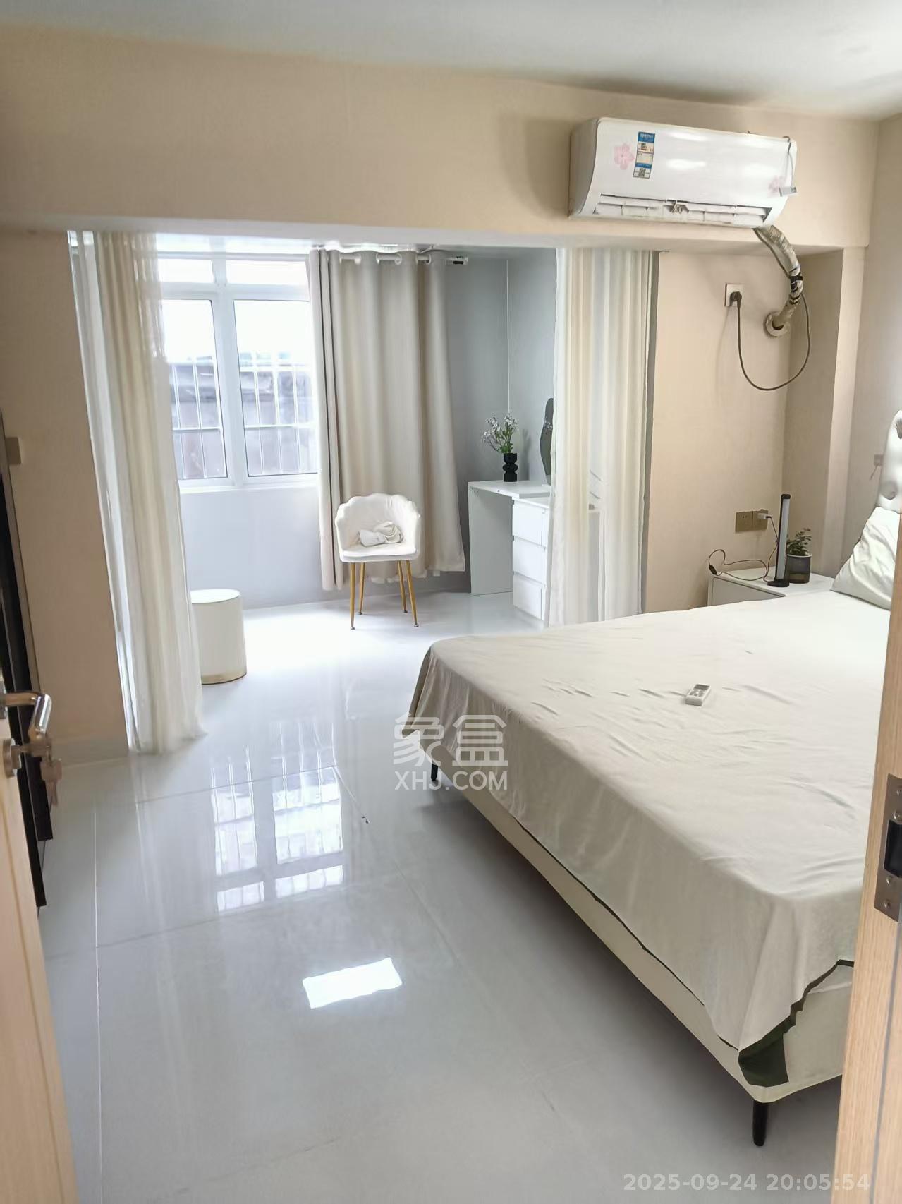 宏景名厦  1室1厅1卫    3200.0元/月室内图