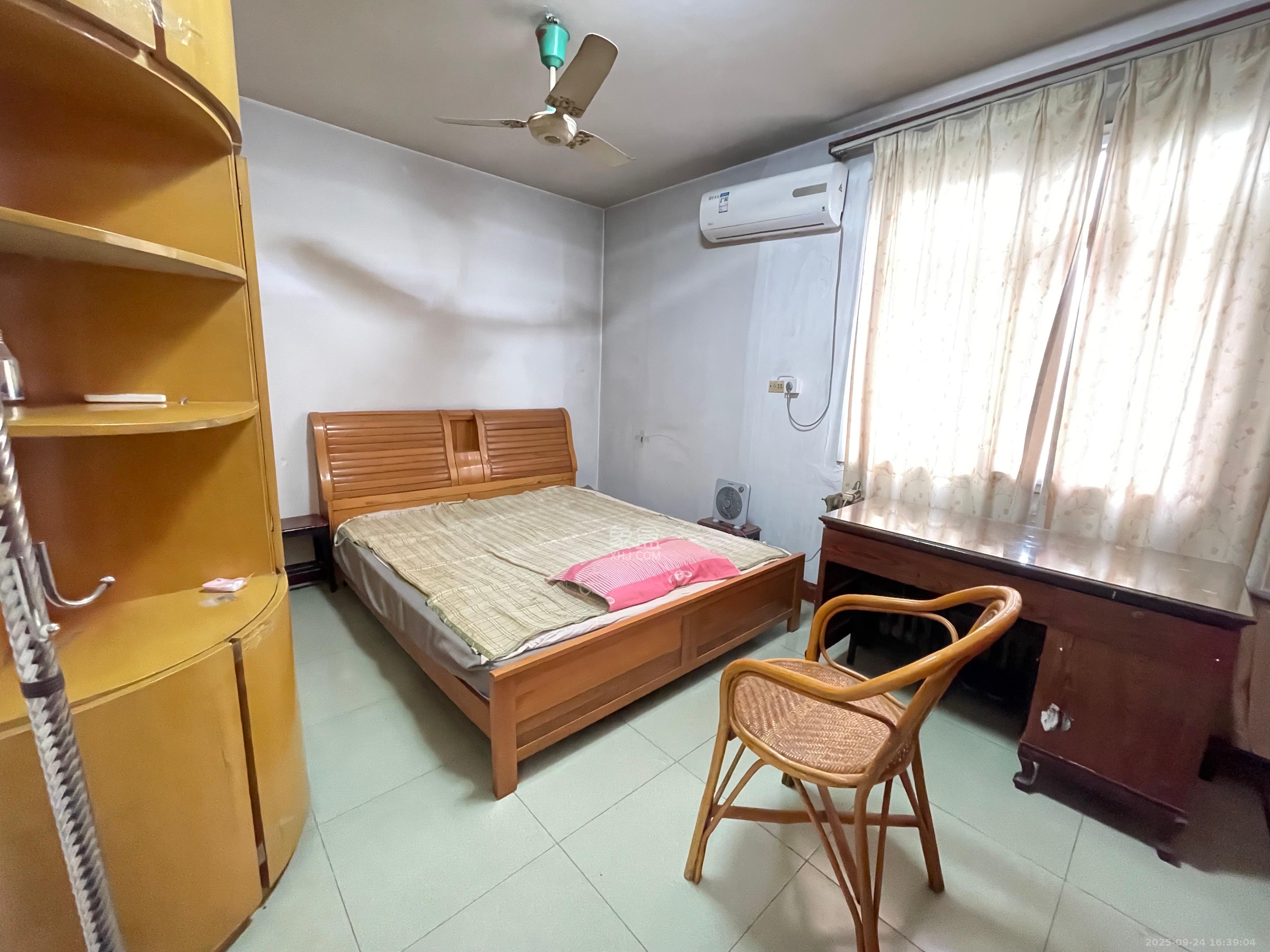 省政府机关梓园住宅区 3室1厅1卫 2400.0元/月 省政府机关梓园住宅区 3室1厅1卫 2400.0元/月室内图