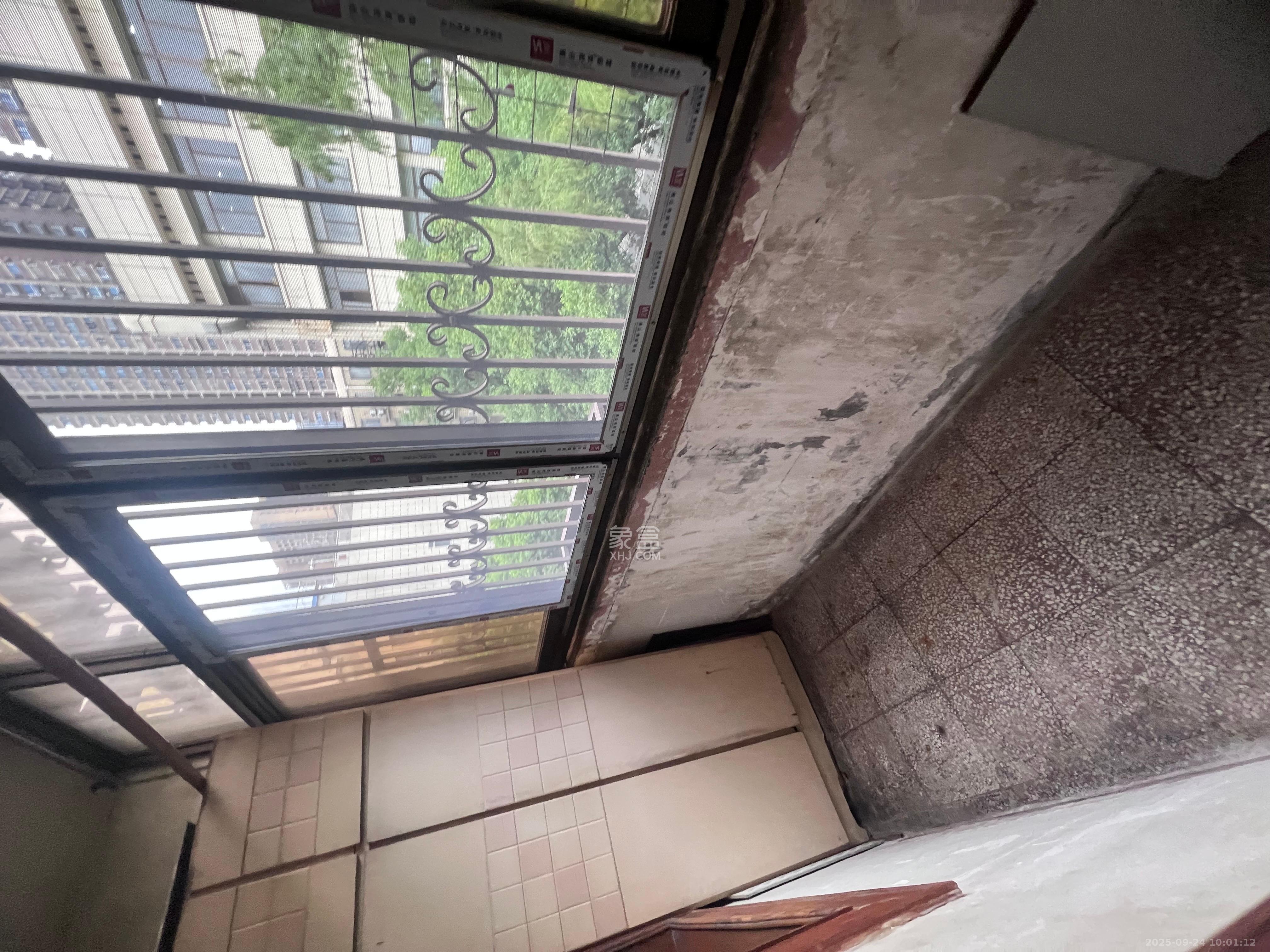 五一东村 1室0厅1卫 1000.0元/月 五一东村 1室0厅1卫 1000.0元/月室内图