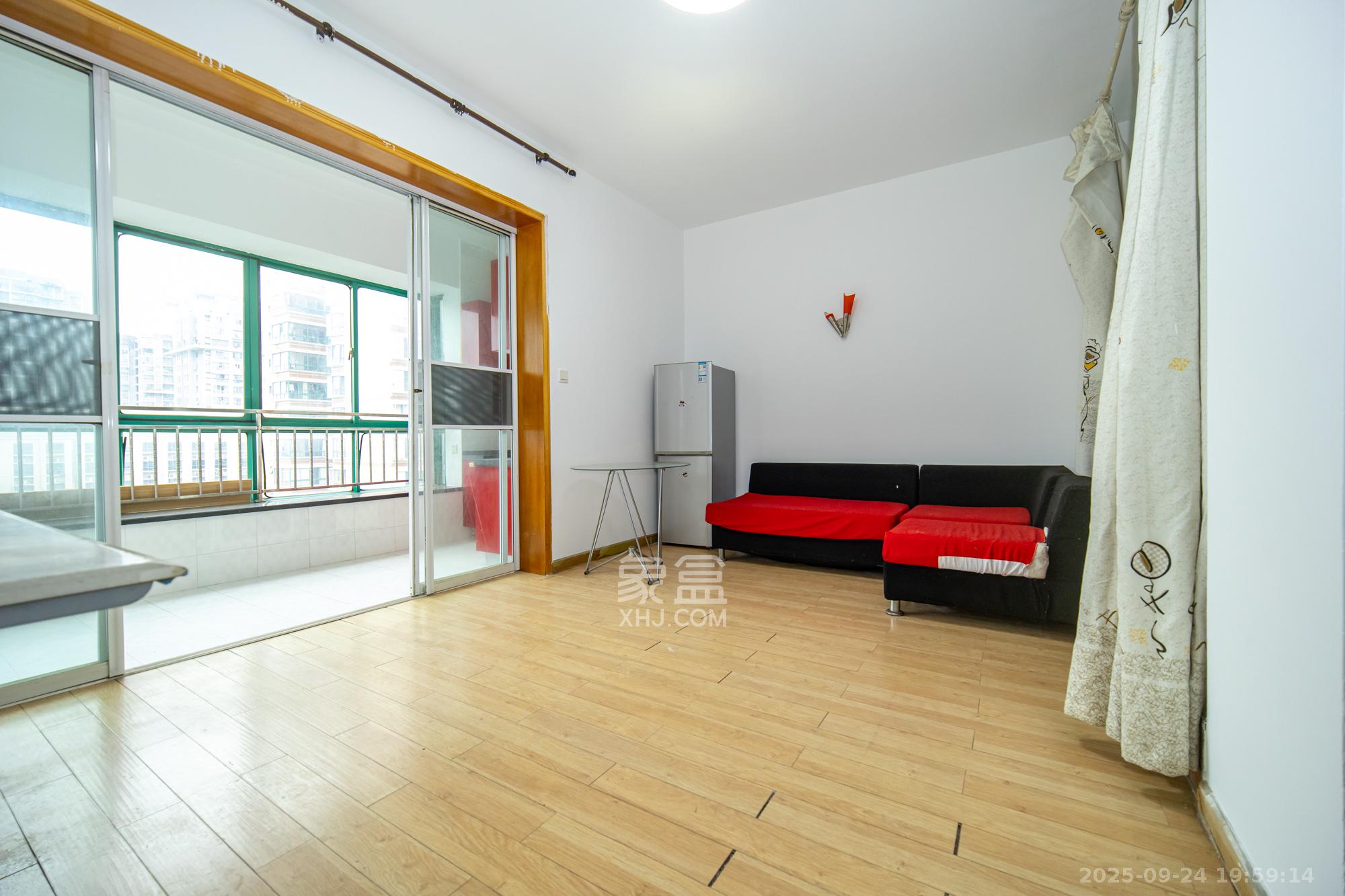 明城公寓  1室1厅1卫    23.8万 明城公寓  1室1厅1卫    23.8万客厅