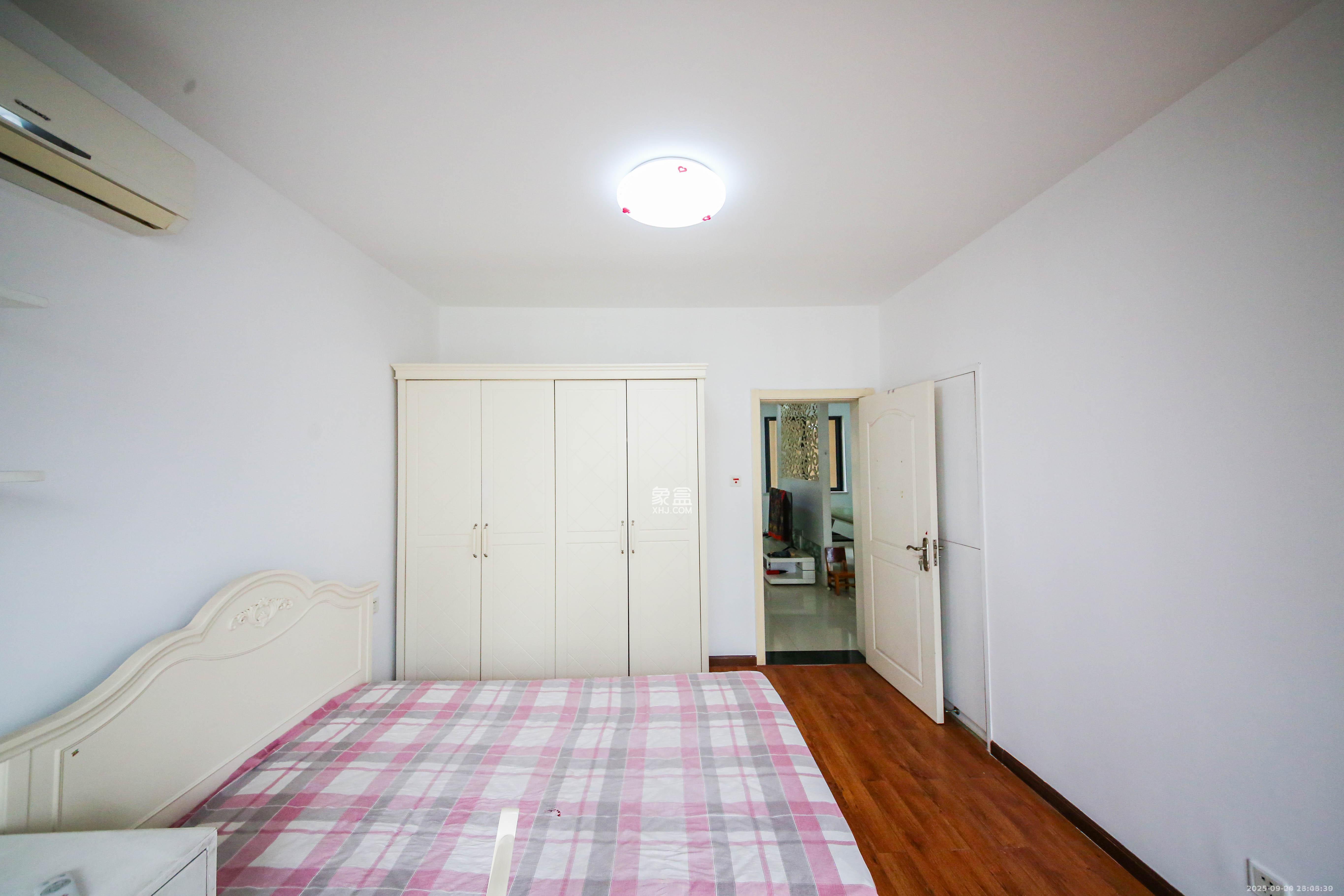 童话里 4室2厅2卫 2200.0元/月 童话里 4室2厅2卫 2200.0元/月室内图