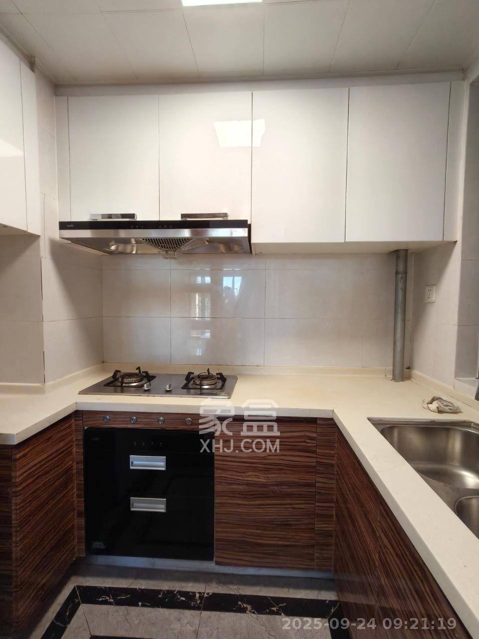 中海国际五期 3室2厅2卫 2000.0元/月 中海国际五期 3室2厅2卫 2000.0元/月室内图