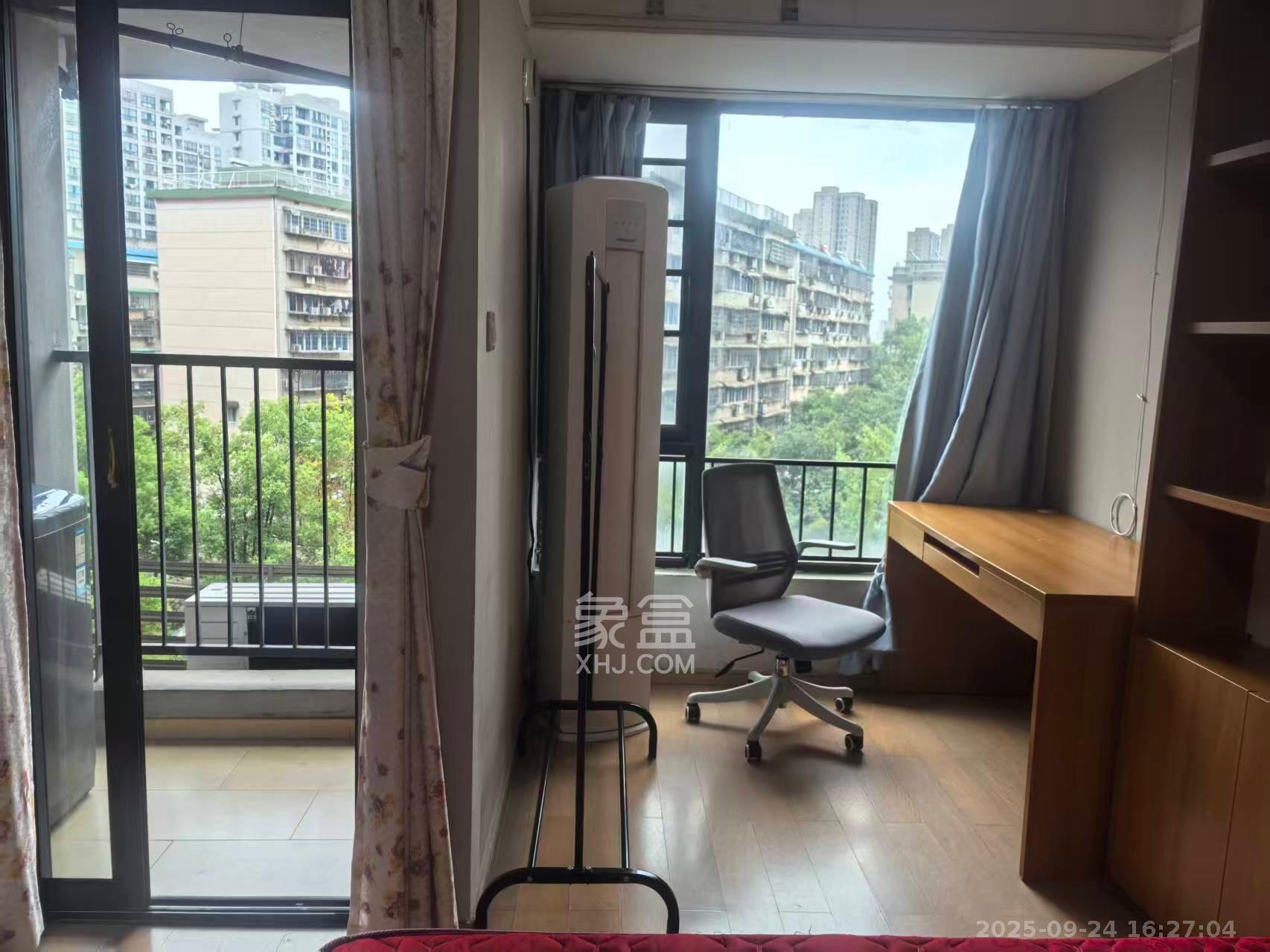 万科金色家园  1室1厅1卫    1400.0元/月室内图