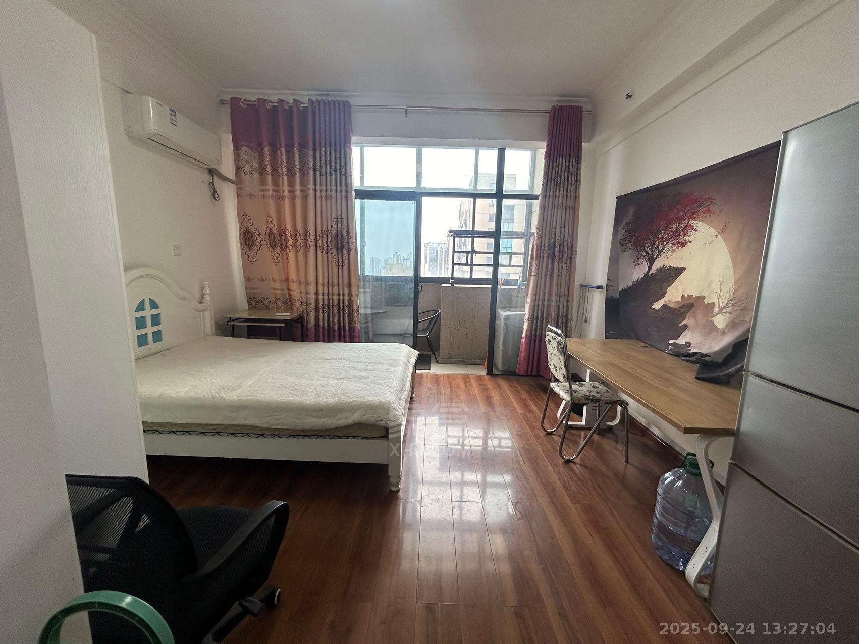 文艺复兴(未来城)  1室1厅1卫    1000.0元/月 文艺复兴(未来城)  1室1厅1卫    1000.0元/月室内图