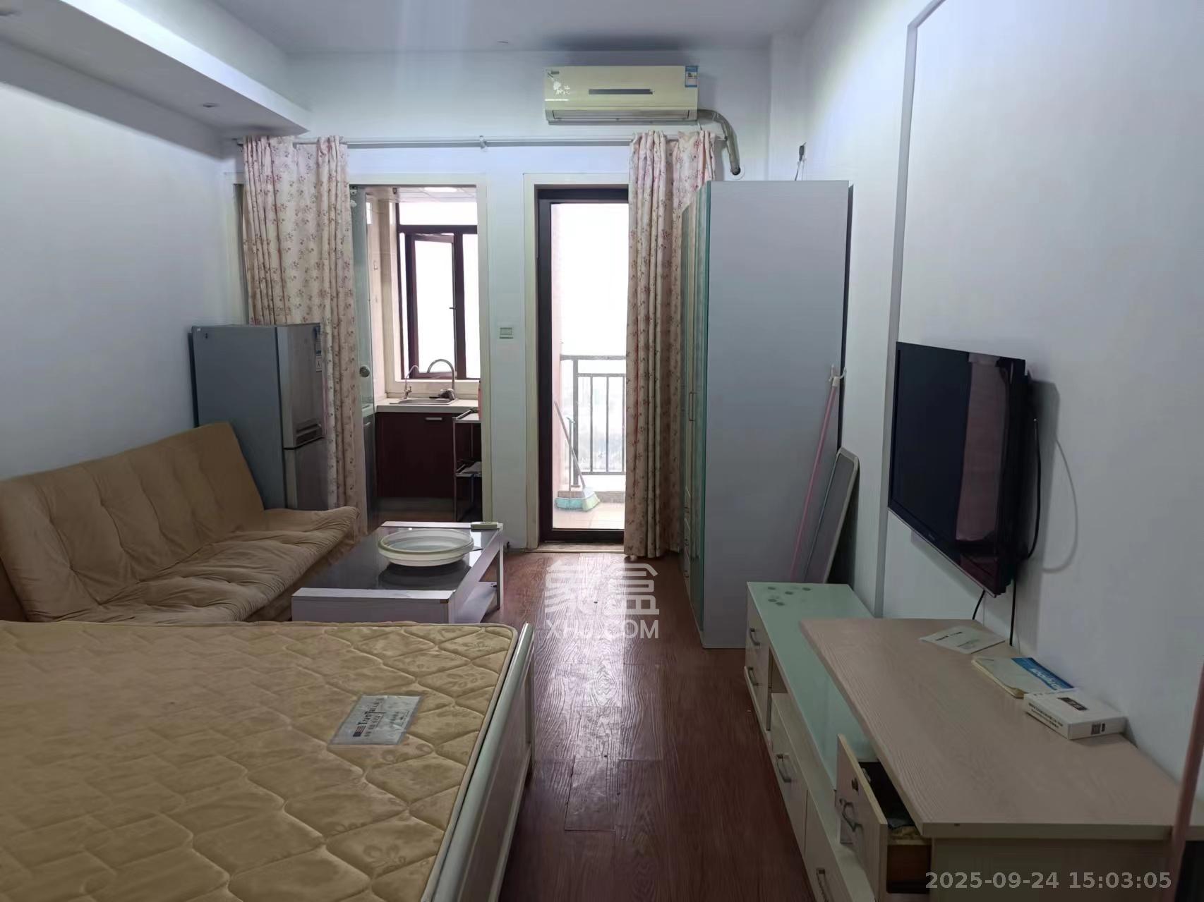 水岸世景  1室1厅1卫    1000.0元/月 水岸世景  1室1厅1卫    1000.0元/月