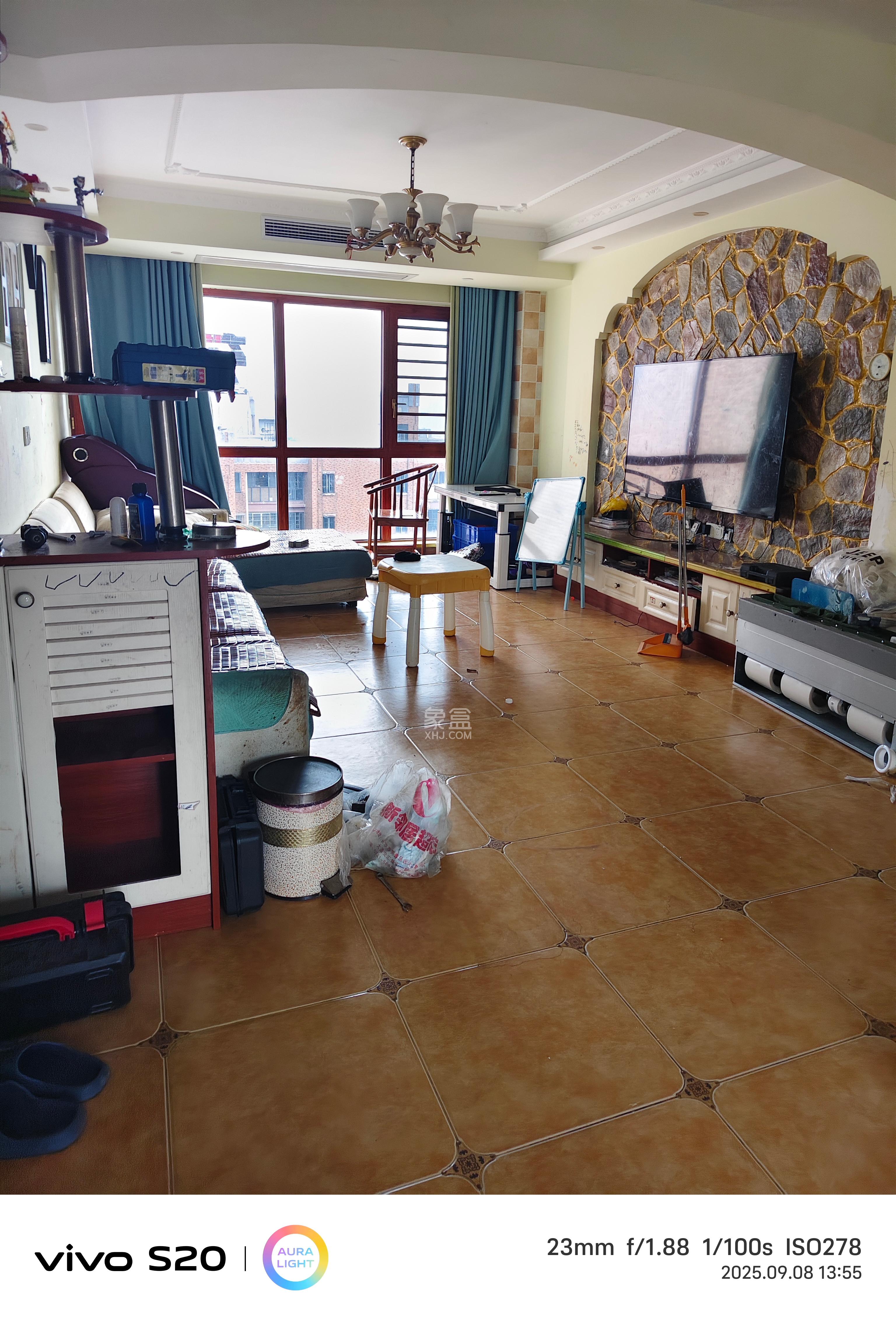 东业上城嘉苑(晟悦国际) 4室2厅2卫 2600.0元/月 东业上城嘉苑(晟悦国际) 4室2厅2卫 2600.0元/月室内图