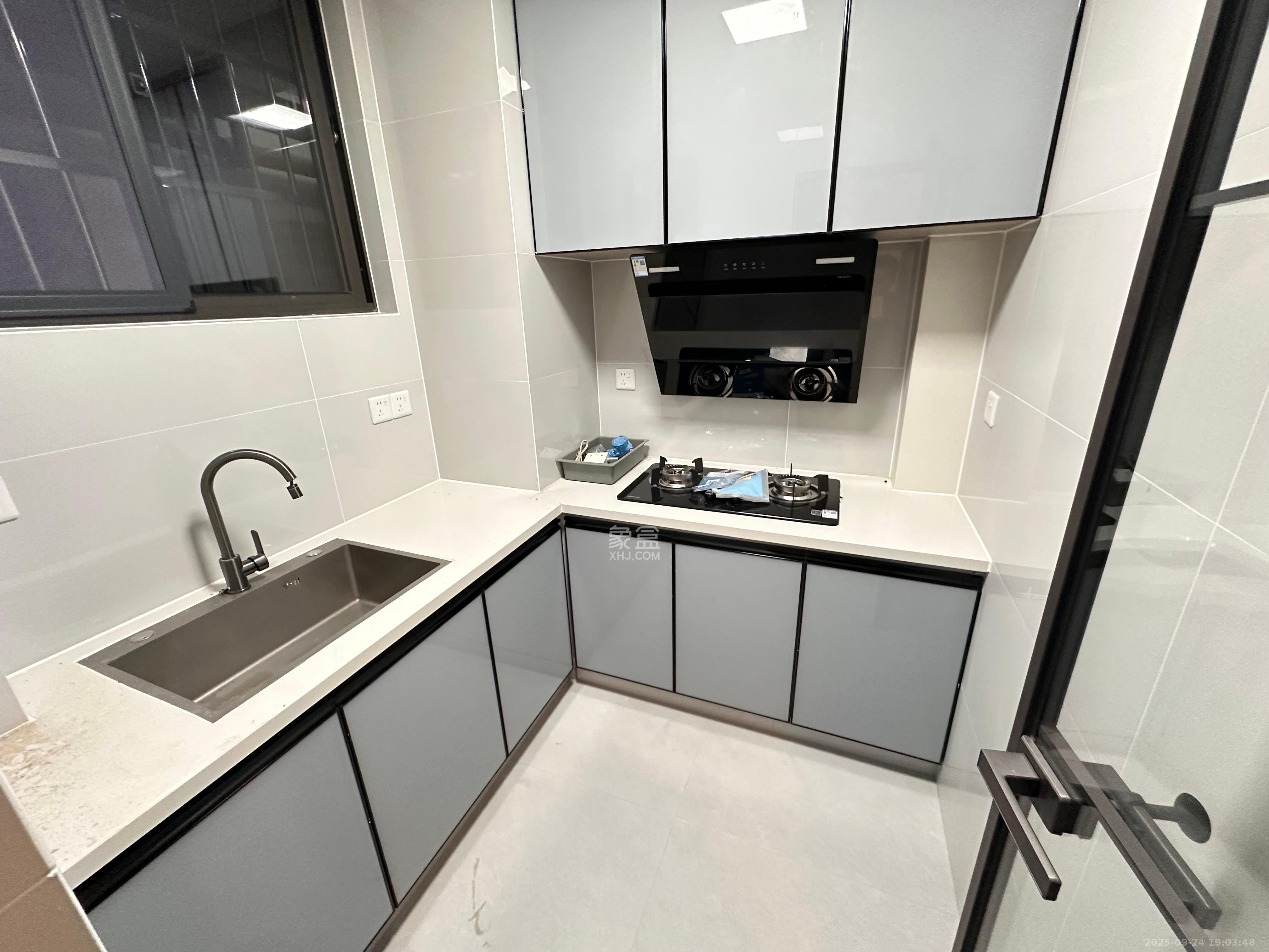 嘉雨兴园 1室1厅1卫 2100.0元/月 嘉雨兴园 1室1厅1卫 2100.0元/月室内图