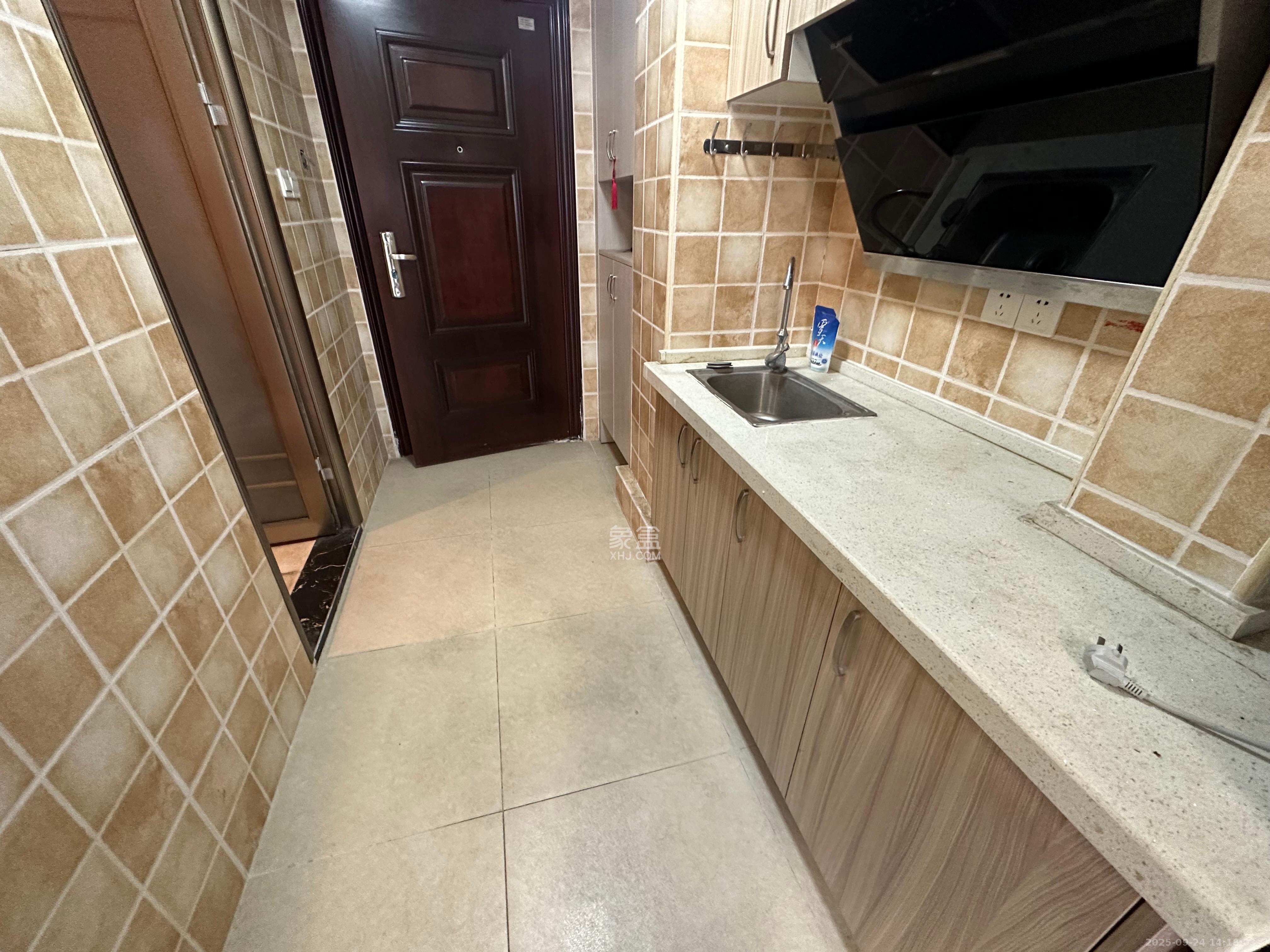 钰龙天下二期(钰龙佳园) 1室0厅1卫 1200.0元/月 钰龙天下二期(钰龙佳园) 1室0厅1卫 1200.0元/月室内图