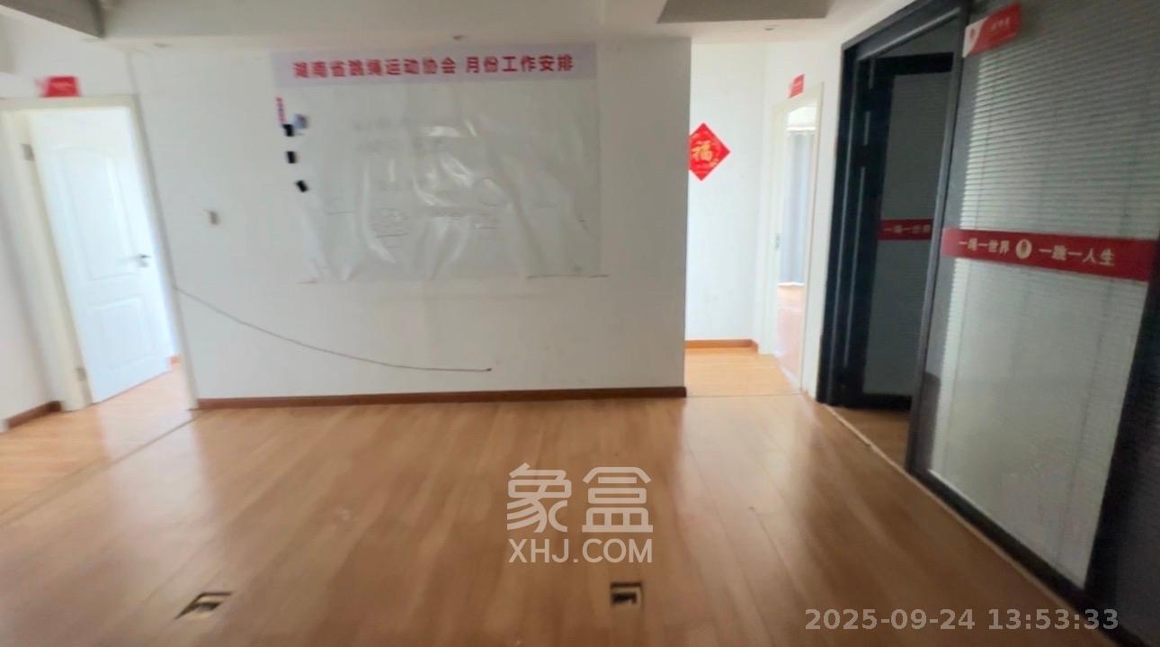 西子一间 6室2厅1卫 6000.0元/月 西子一间 6室2厅1卫 6000.0元/月室内图