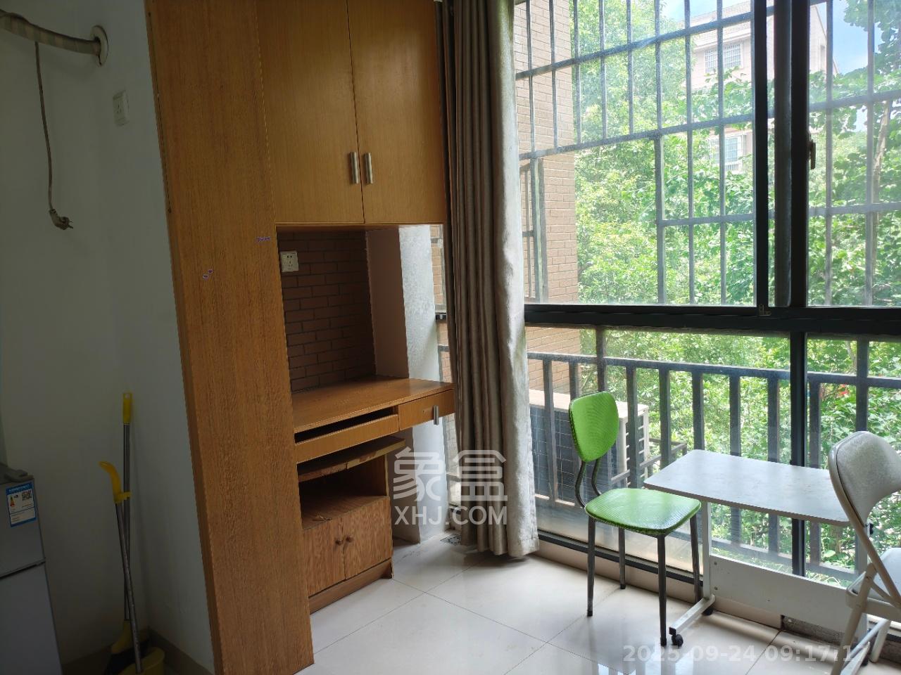 枫华府第 1室1厅1卫 850.0元/月 枫华府第 1室1厅1卫 850.0元/月室内图