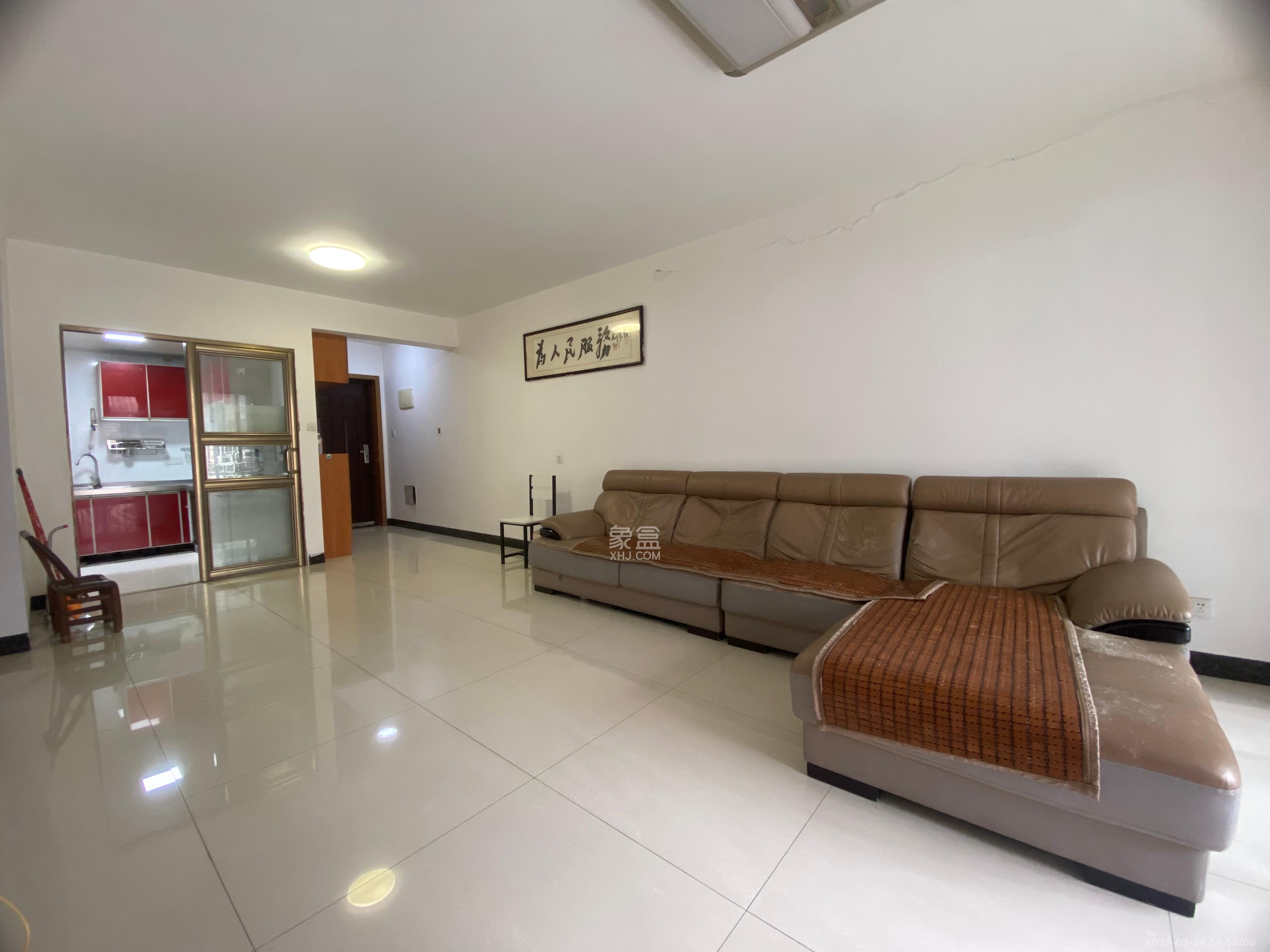 华润凤凰城三期  3室2厅1卫    2200.0元/月室内图