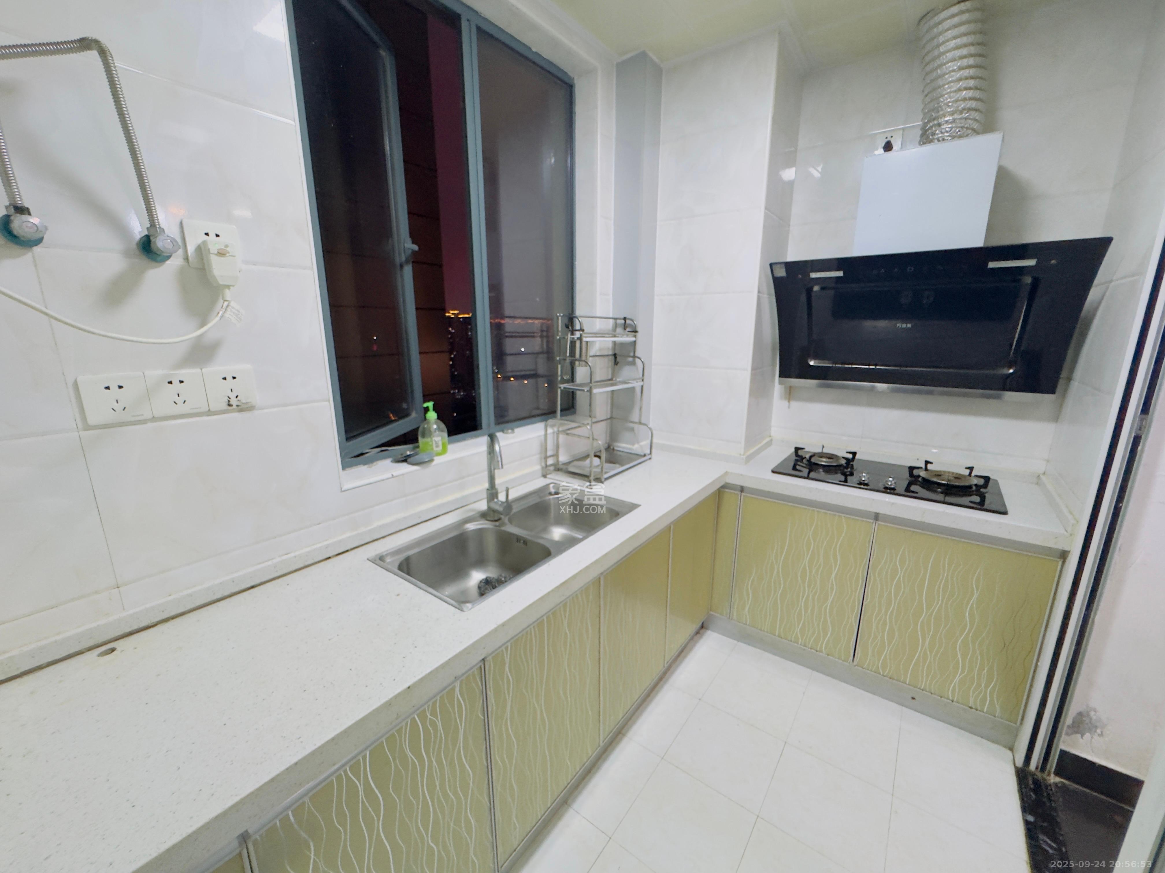 荣盛花语书苑 3室2厅1卫 2800.0元/月 荣盛花语书苑 3室2厅1卫 2800.0元/月室内图