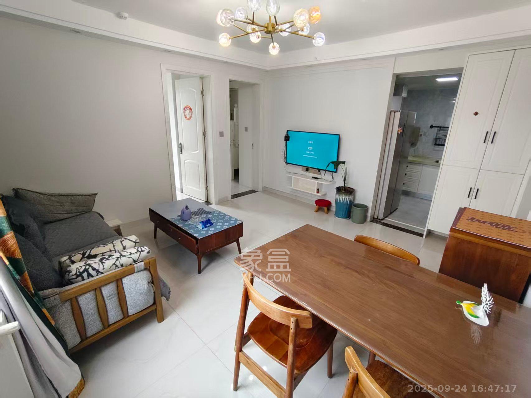 融创融公馆(融创臻苑) 2室1厅1卫 2000.0元/月 融创融公馆(融创臻苑) 2室1厅1卫 2000.0元/月室内图