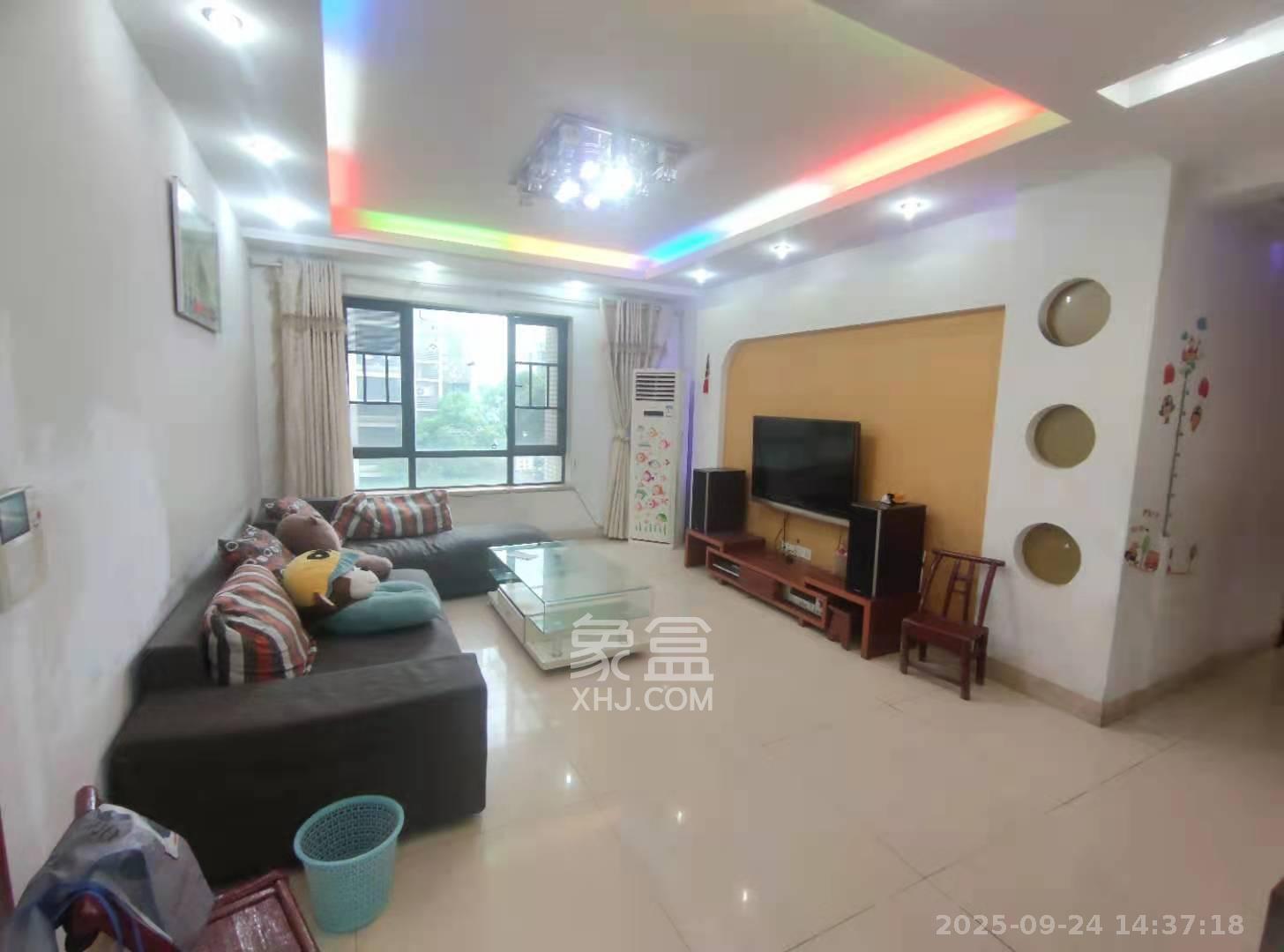 尚东紫郡 3室2厅2卫 2500.0元/月 尚东紫郡 3室2厅2卫 2500.0元/月室内图