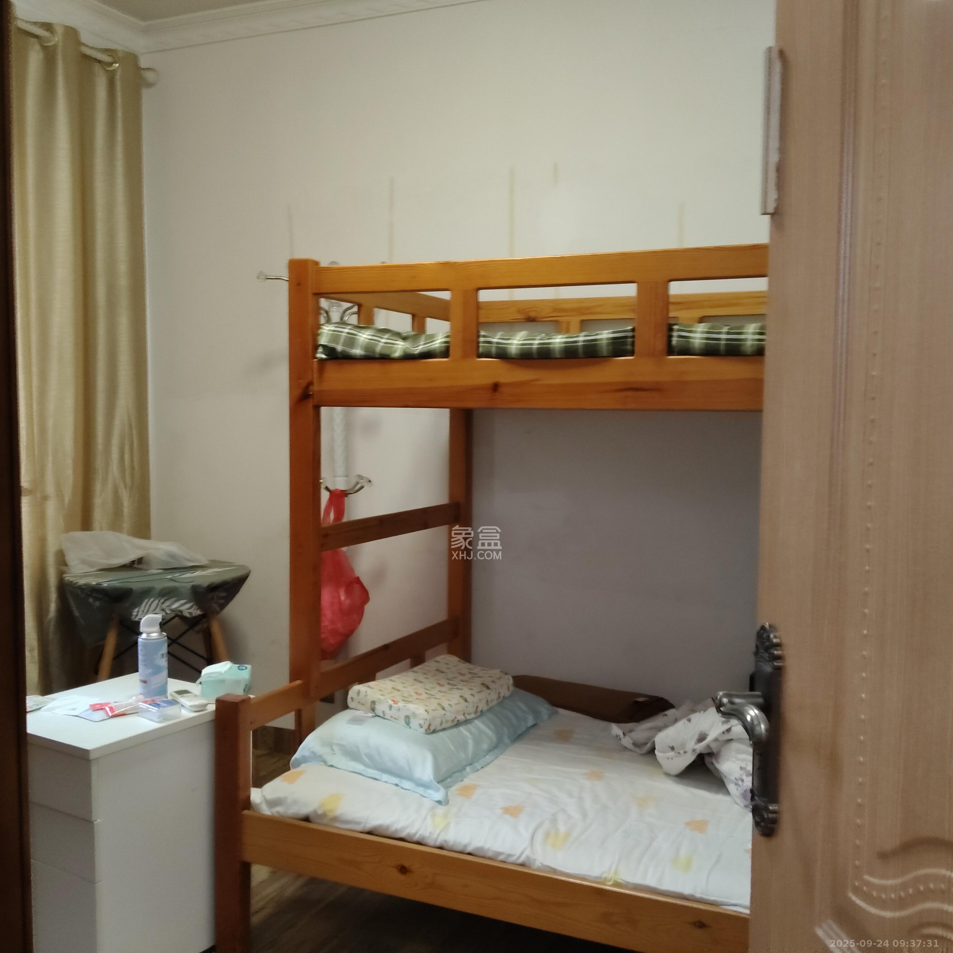 和润园一、二期  3室2厅2卫    1600.0元/月室内图