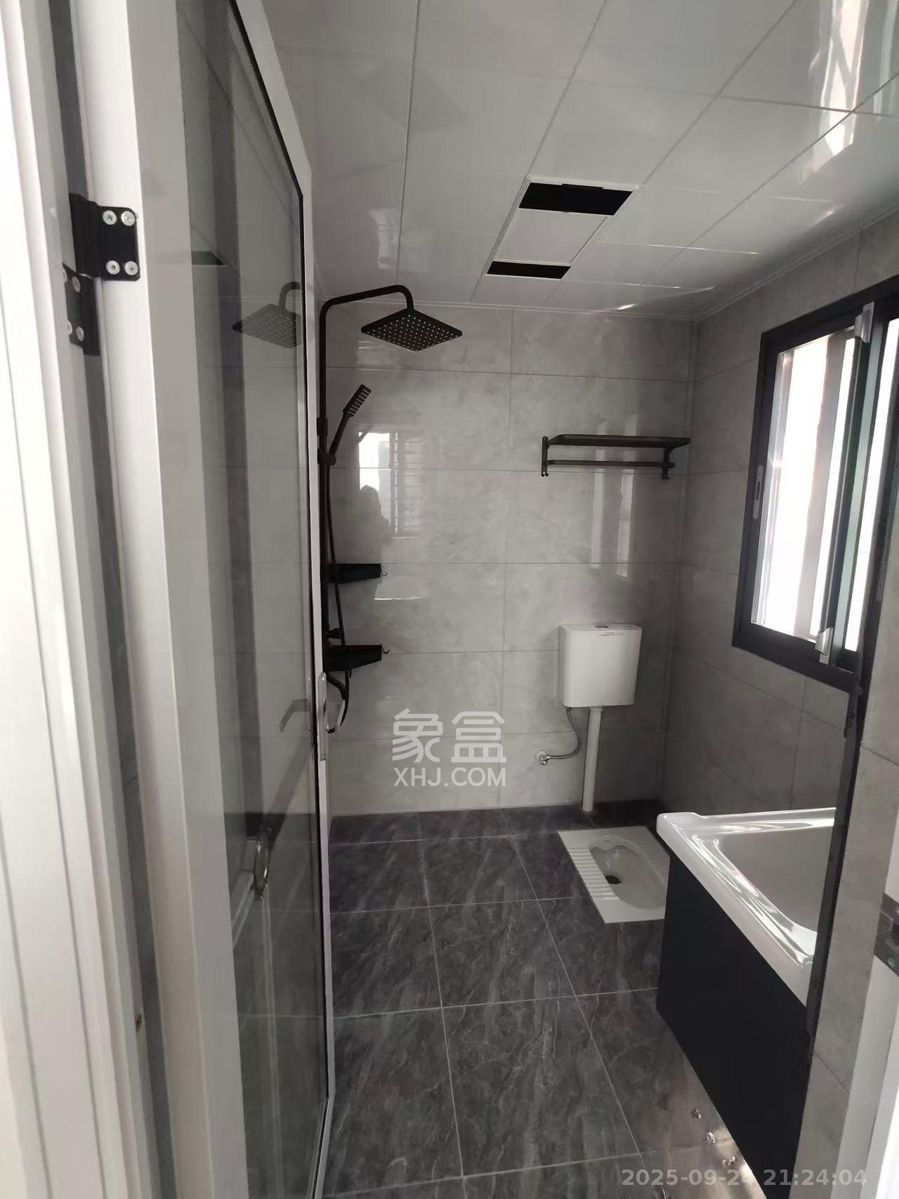 嘉荣苑 3室2厅2卫 2800.0元/月 嘉荣苑 3室2厅2卫 2800.0元/月室内图