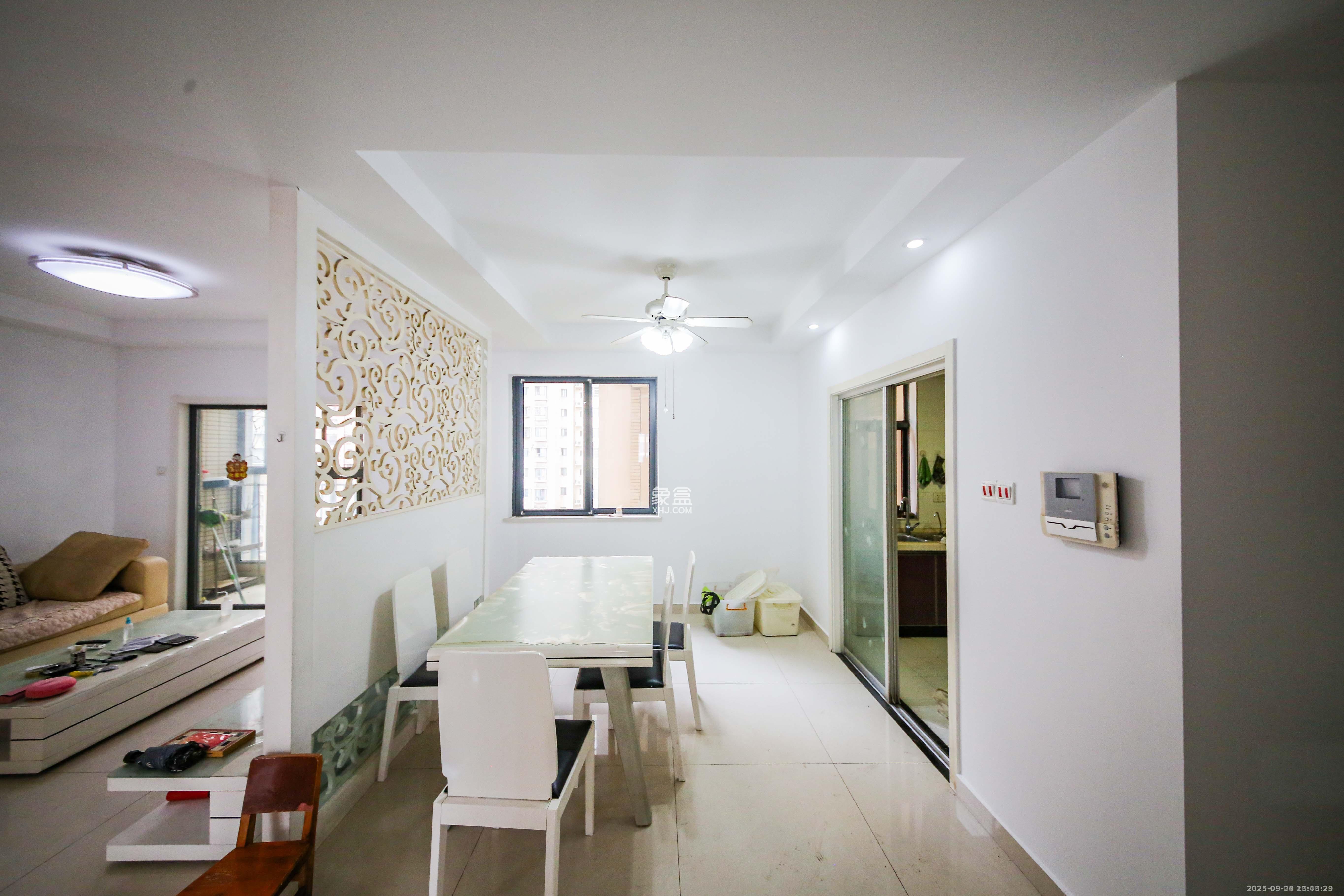 童话里 4室2厅2卫 2200.0元/月 童话里 4室2厅2卫 2200.0元/月室内图