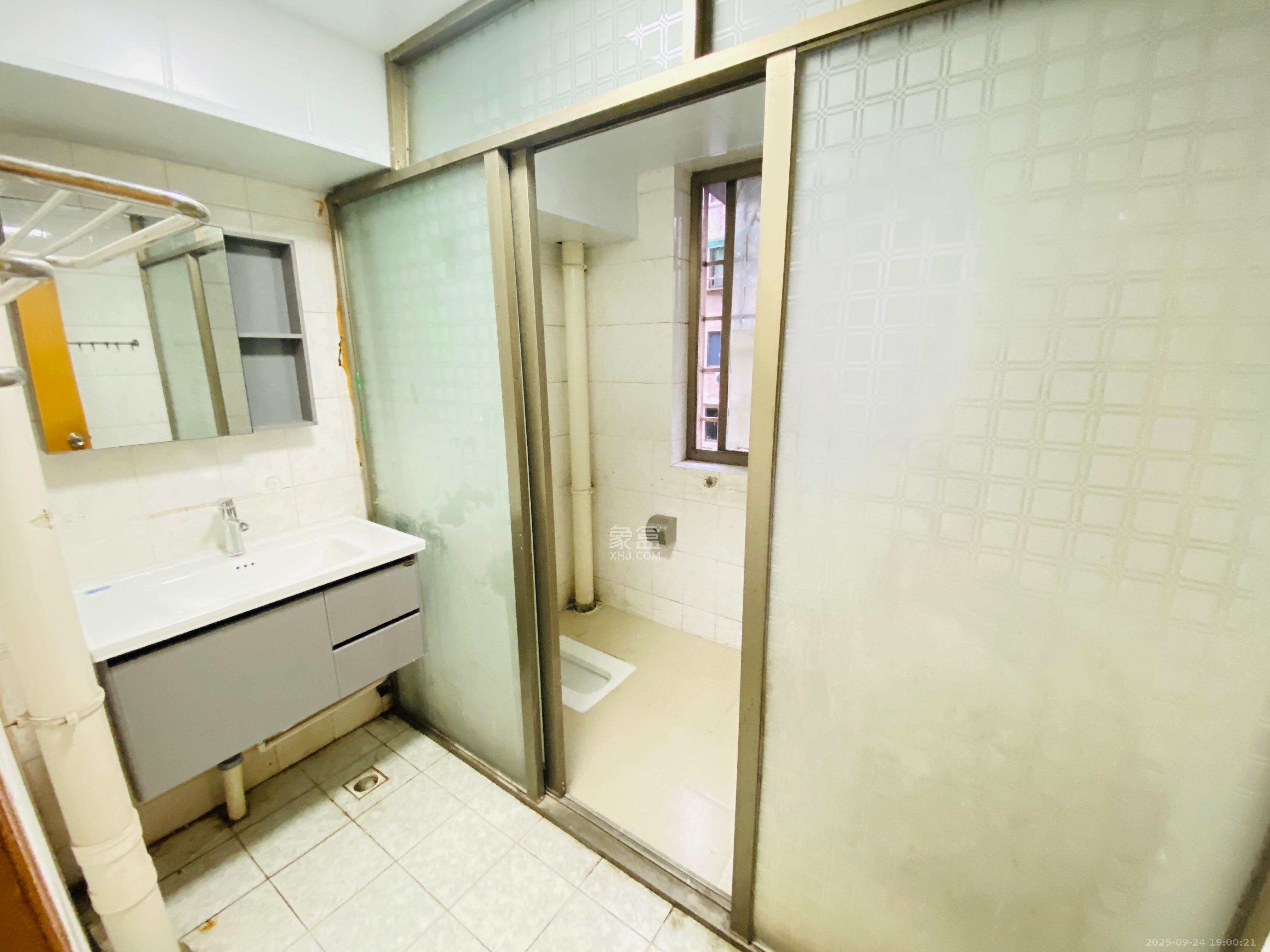 有色金属研究院（湖南有色金属研究院第一、二生活区）  4室2厅1卫    2400.0元/月室内图