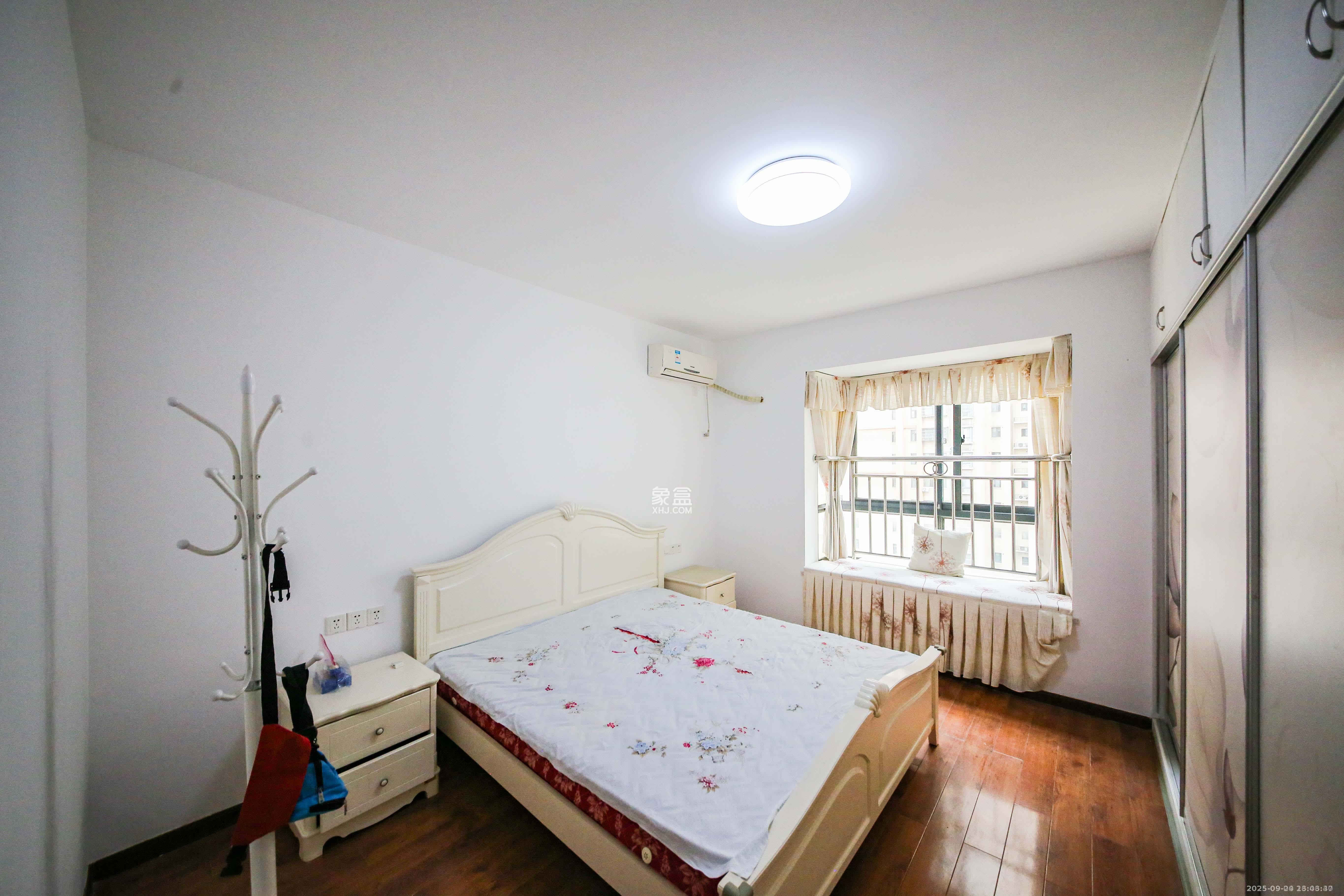 童话里 4室2厅2卫 2200.0元/月 童话里 4室2厅2卫 2200.0元/月室内图