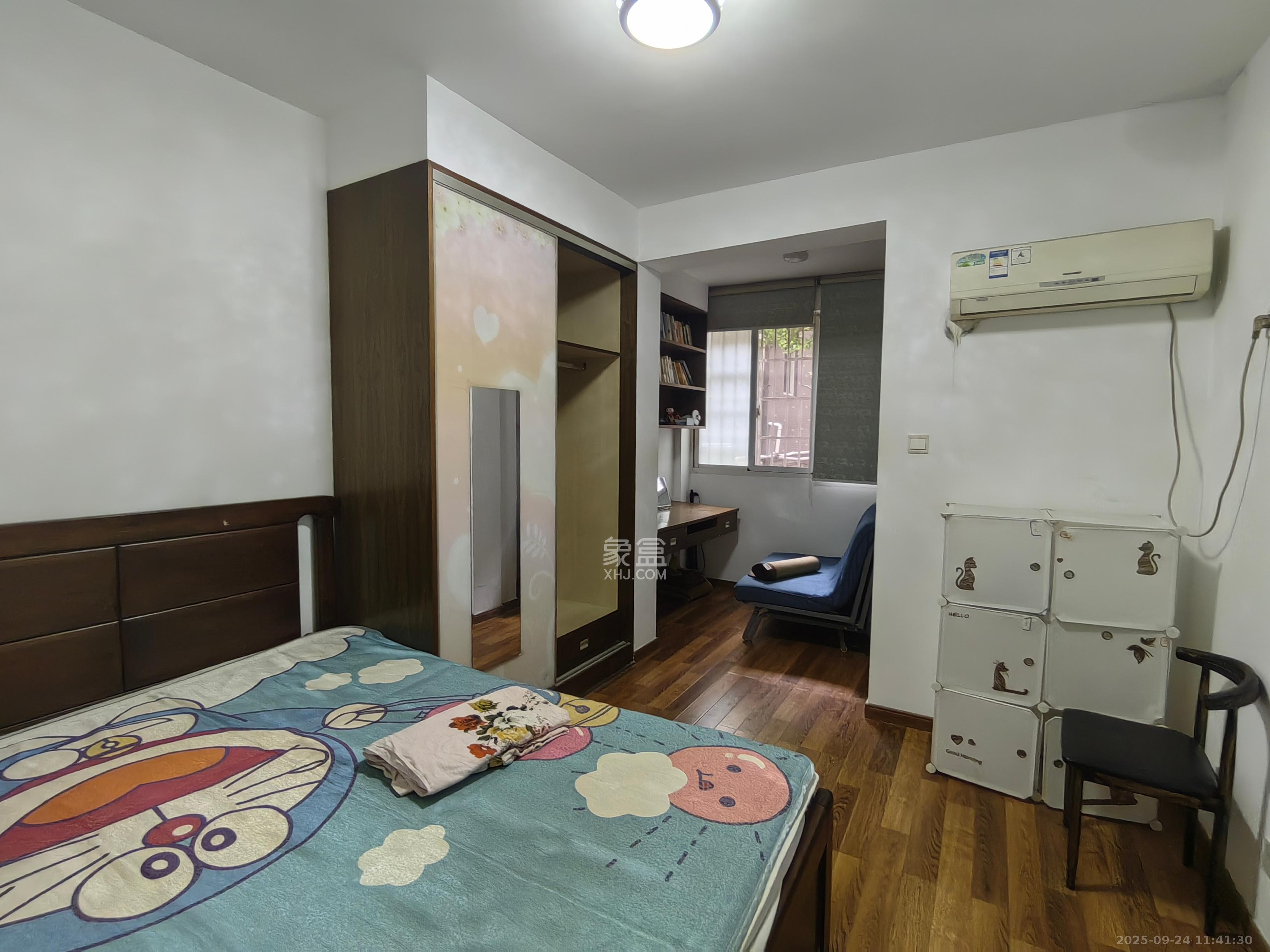 鄱阳小区 2室2厅1卫 1350.0元/月 鄱阳小区 2室2厅1卫 1350.0元/月室内图