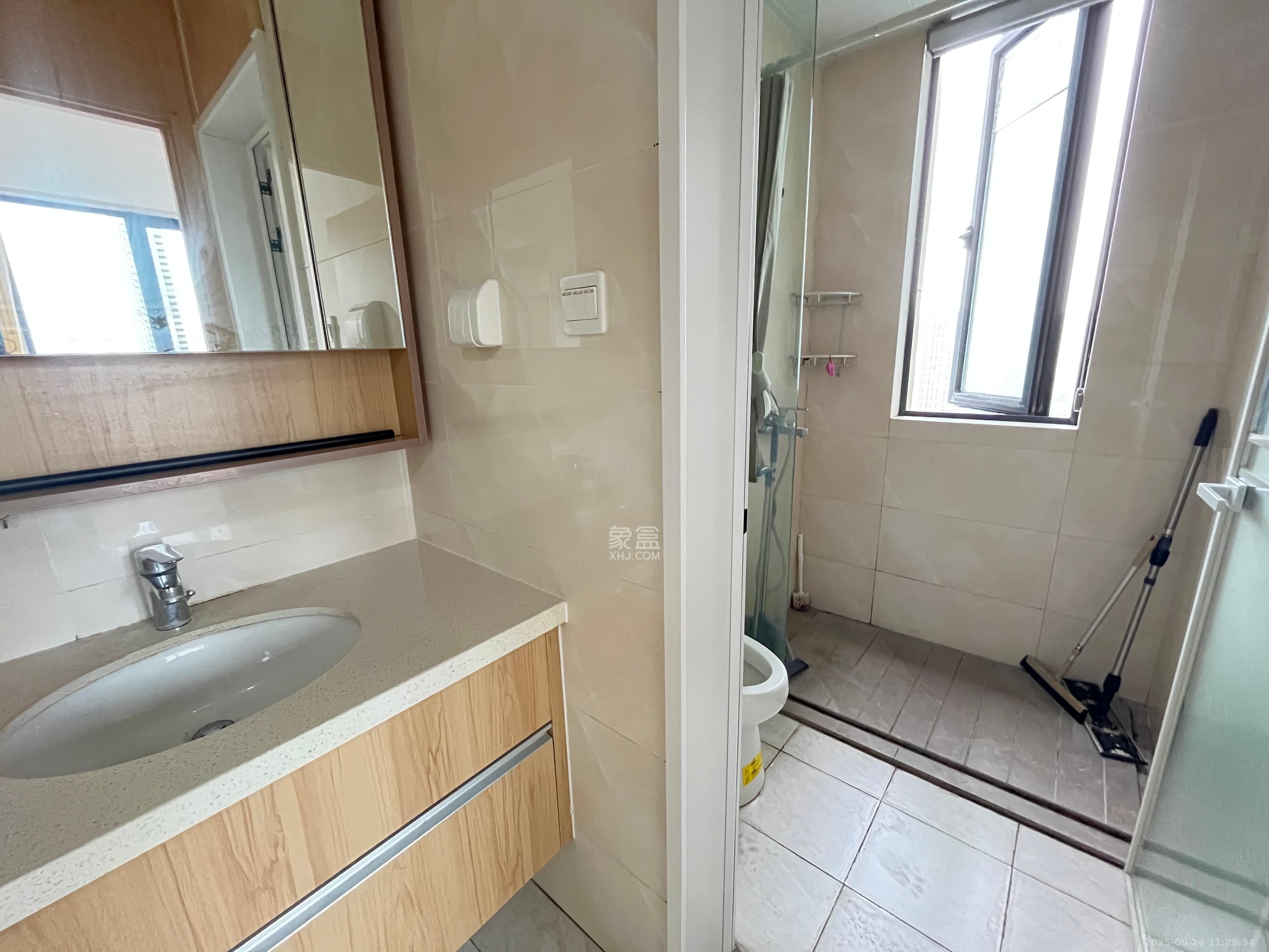 启迪协信中心 2室1厅1卫 2600.0元/月 启迪协信中心 2室1厅1卫 2600.0元/月室内图