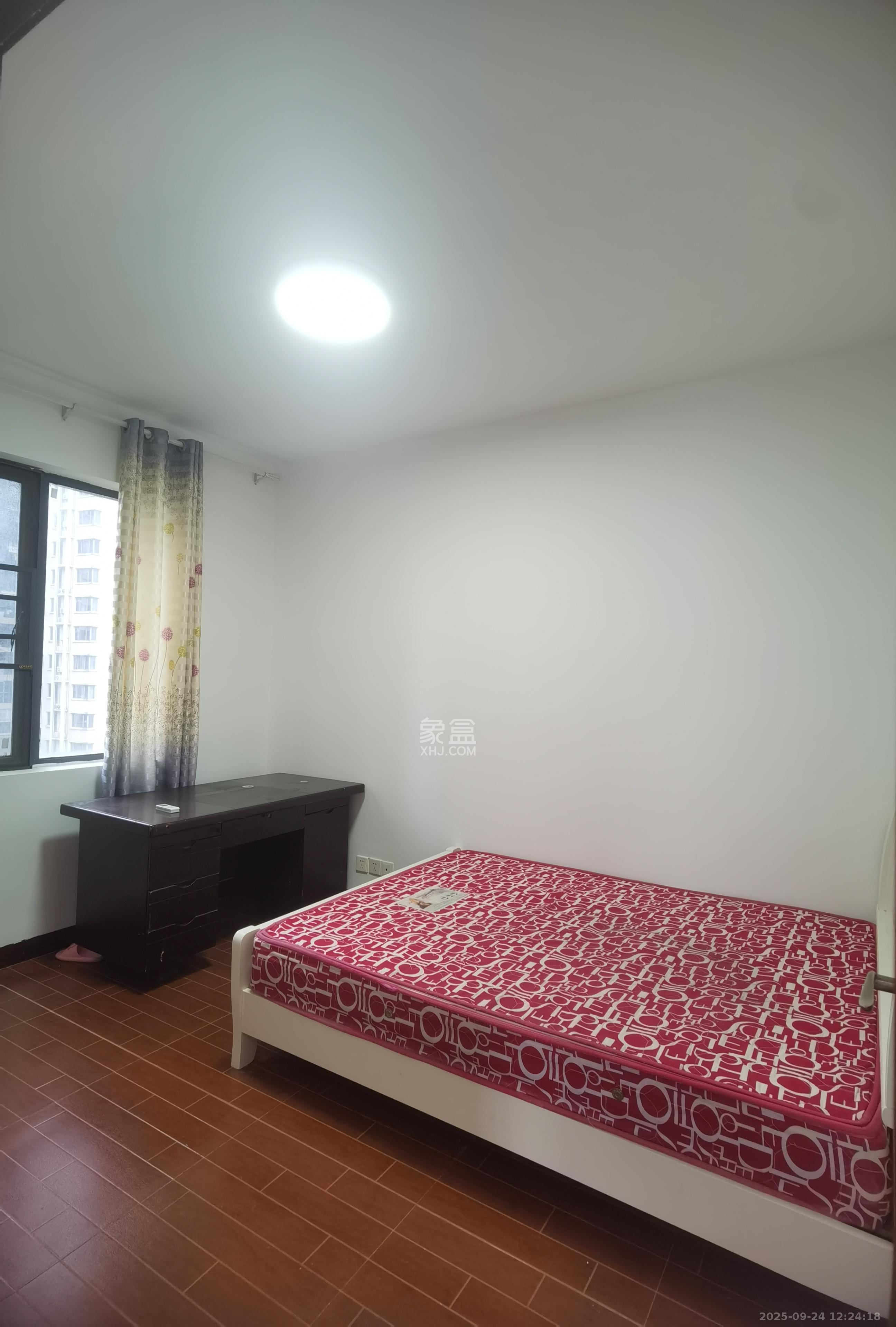 江河东澜湾 3室2厅1卫 2400.0元/月 江河东澜湾 3室2厅1卫 2400.0元/月室内图