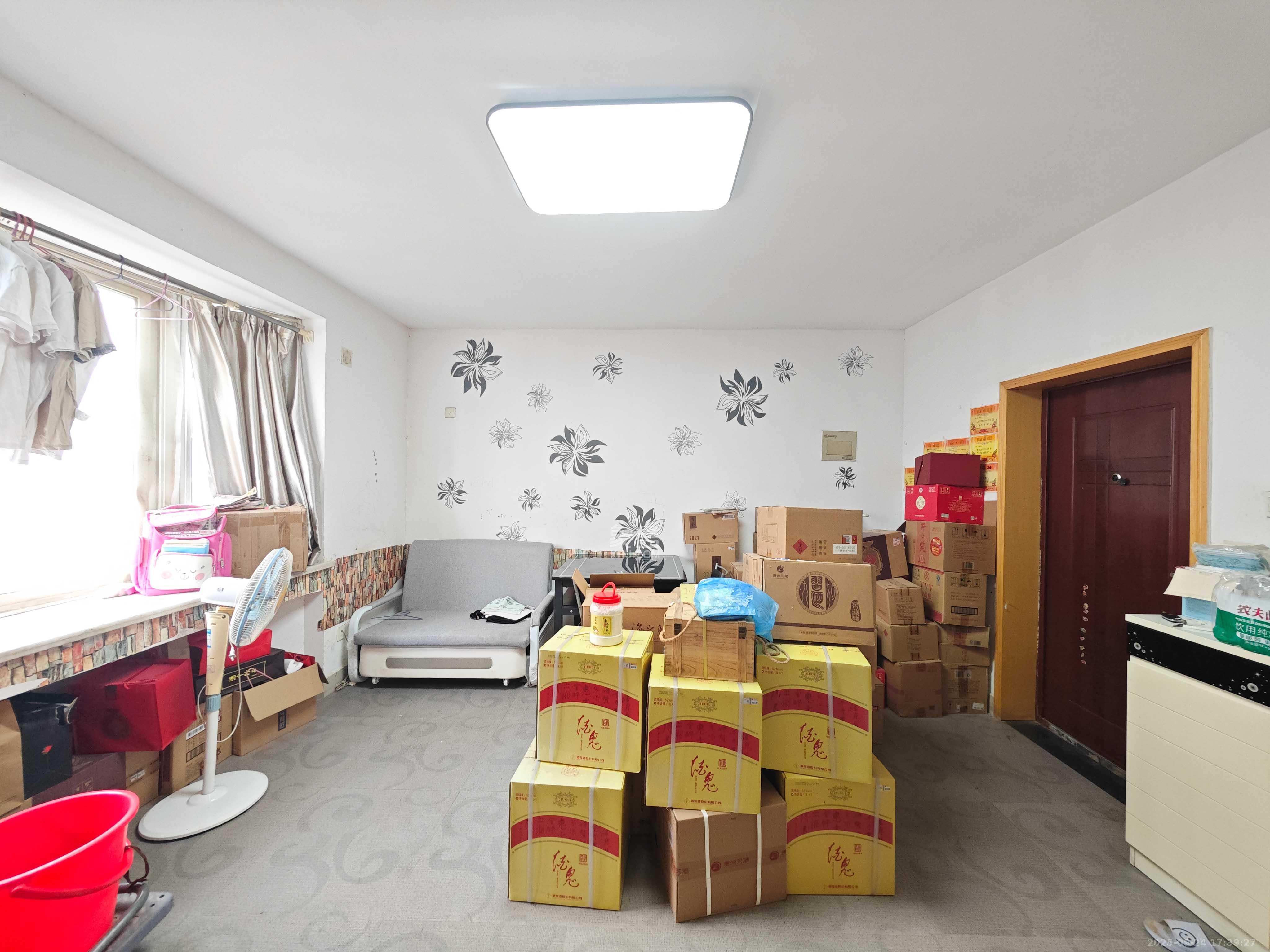 泰禹家园(彩云之翼家园一期、二期、三期) 1室2厅2卫 36.8万 泰禹家园(彩云之翼家园一期、二期、三期) 1室2厅2卫 36.8万客厅